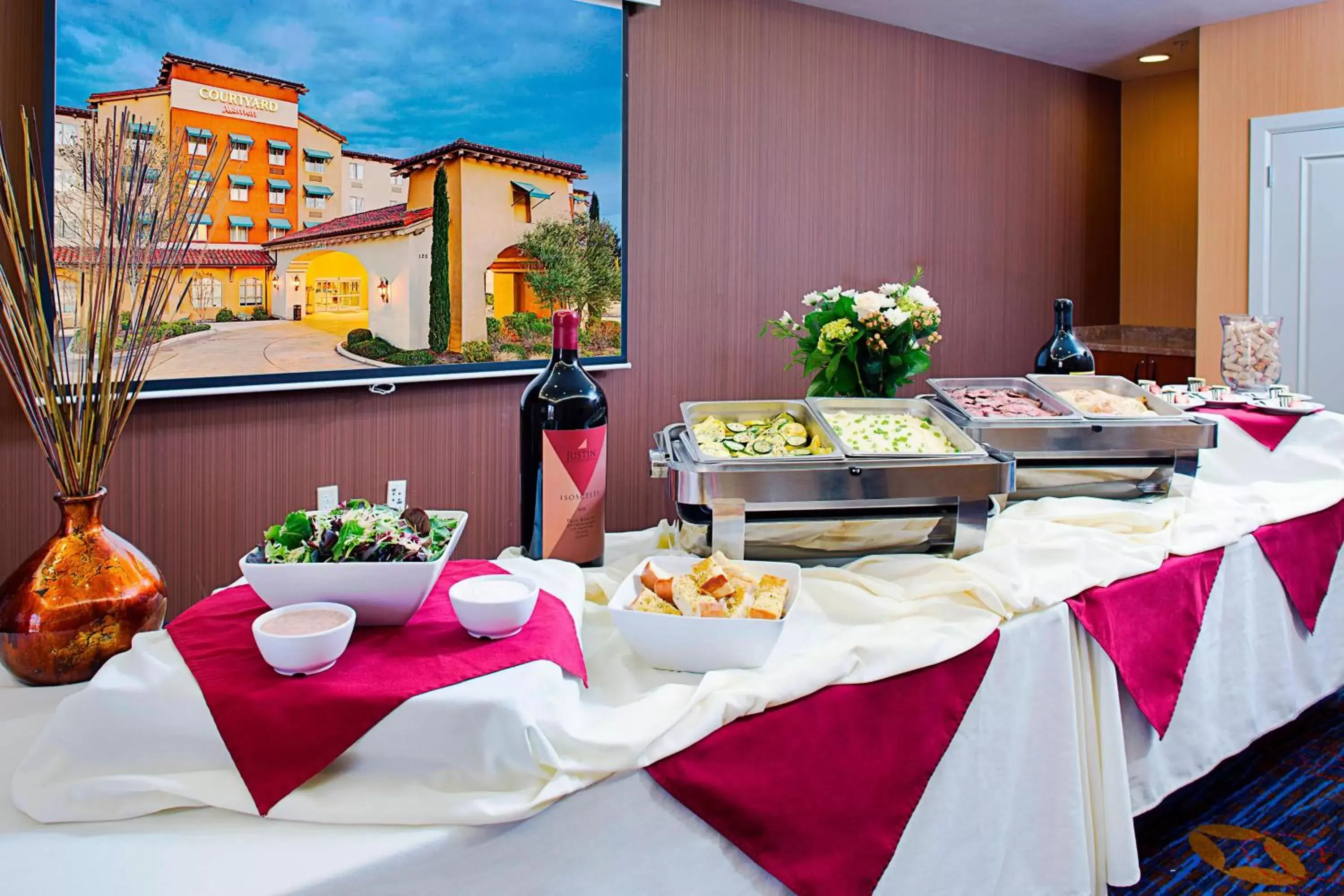 Meeting/conference room, Restaurant/Places to Eat in Courtyard by Marriott Paso Robles