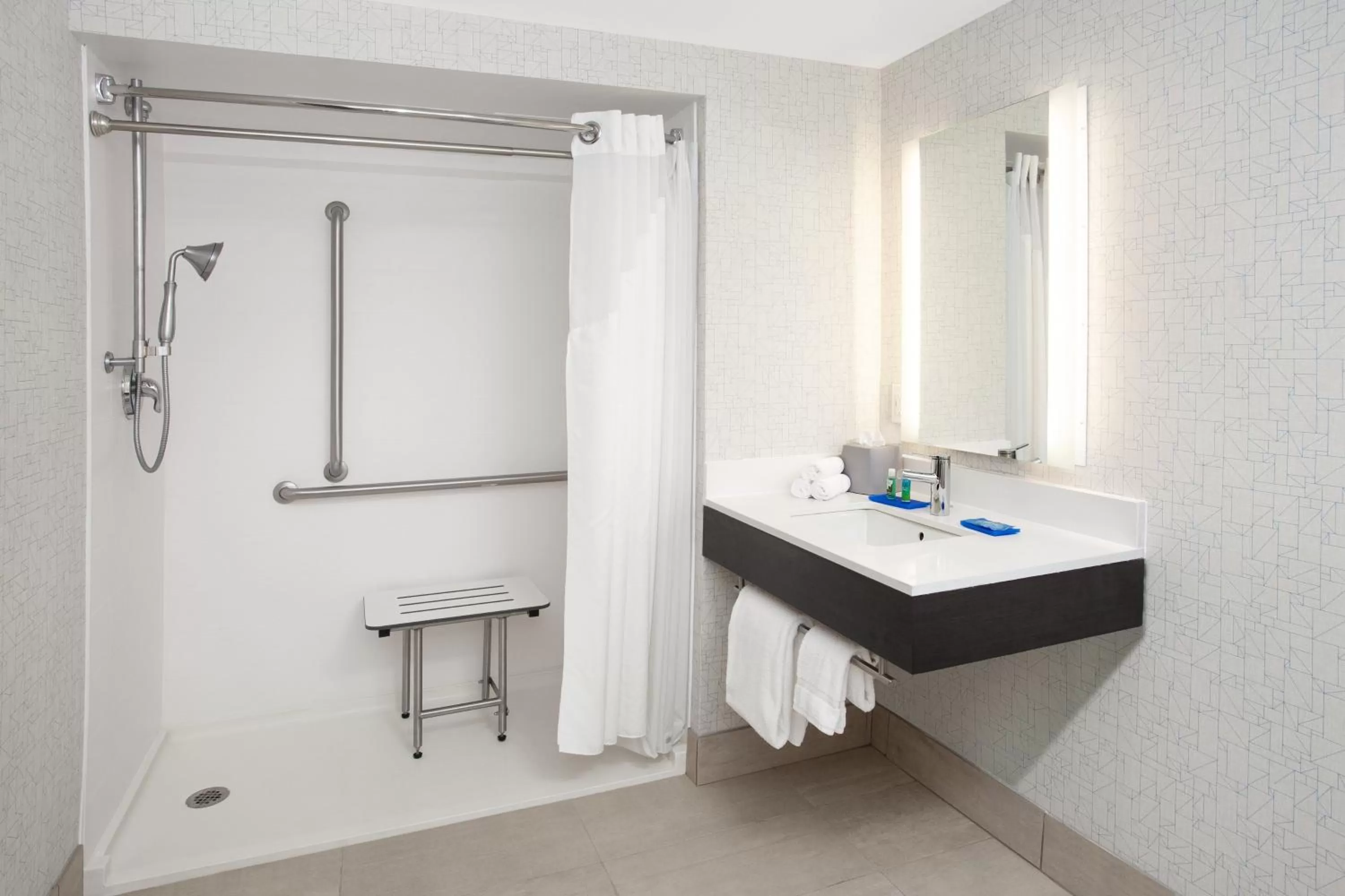 Bathroom in Holiday Inn Express & Suites Culpeper by IHG
