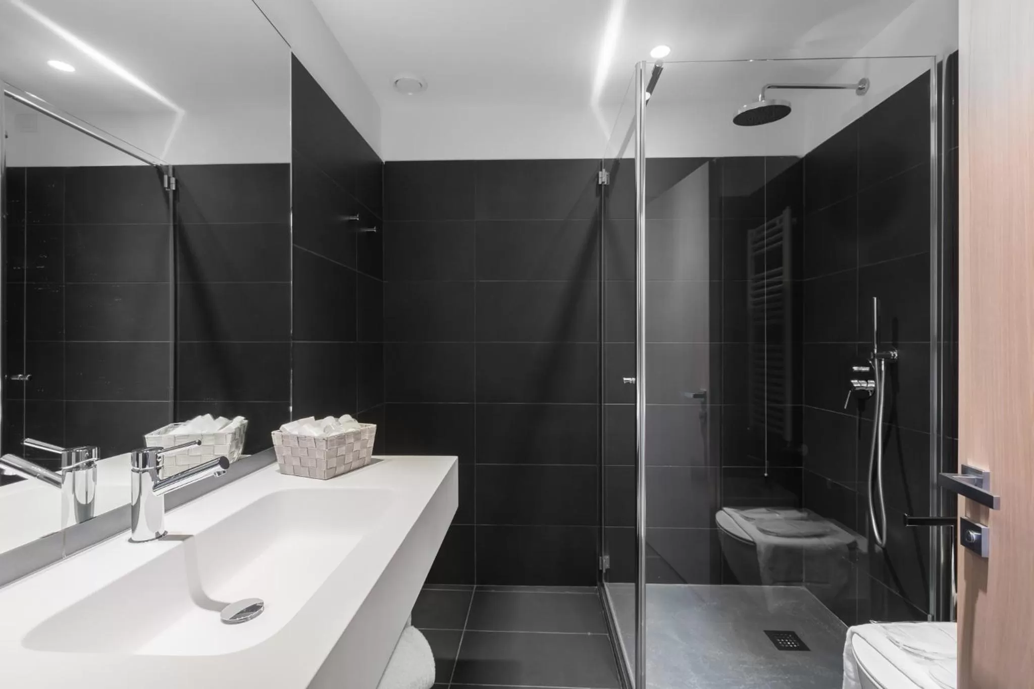 Bathroom in Hotel Lago Di Garda