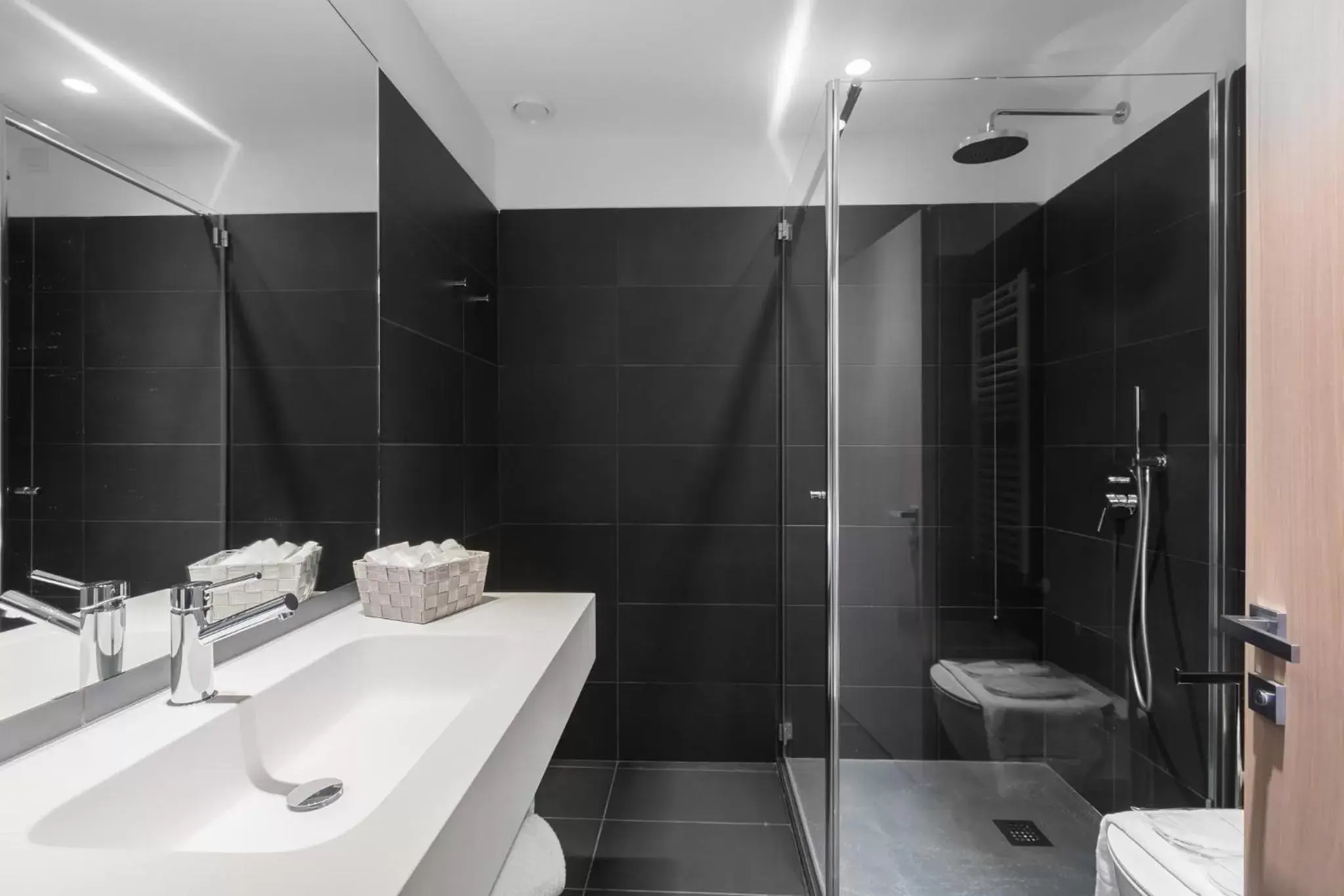 Bathroom in Hotel Lago Di Garda Bathroom in Hotel Lago Di Garda