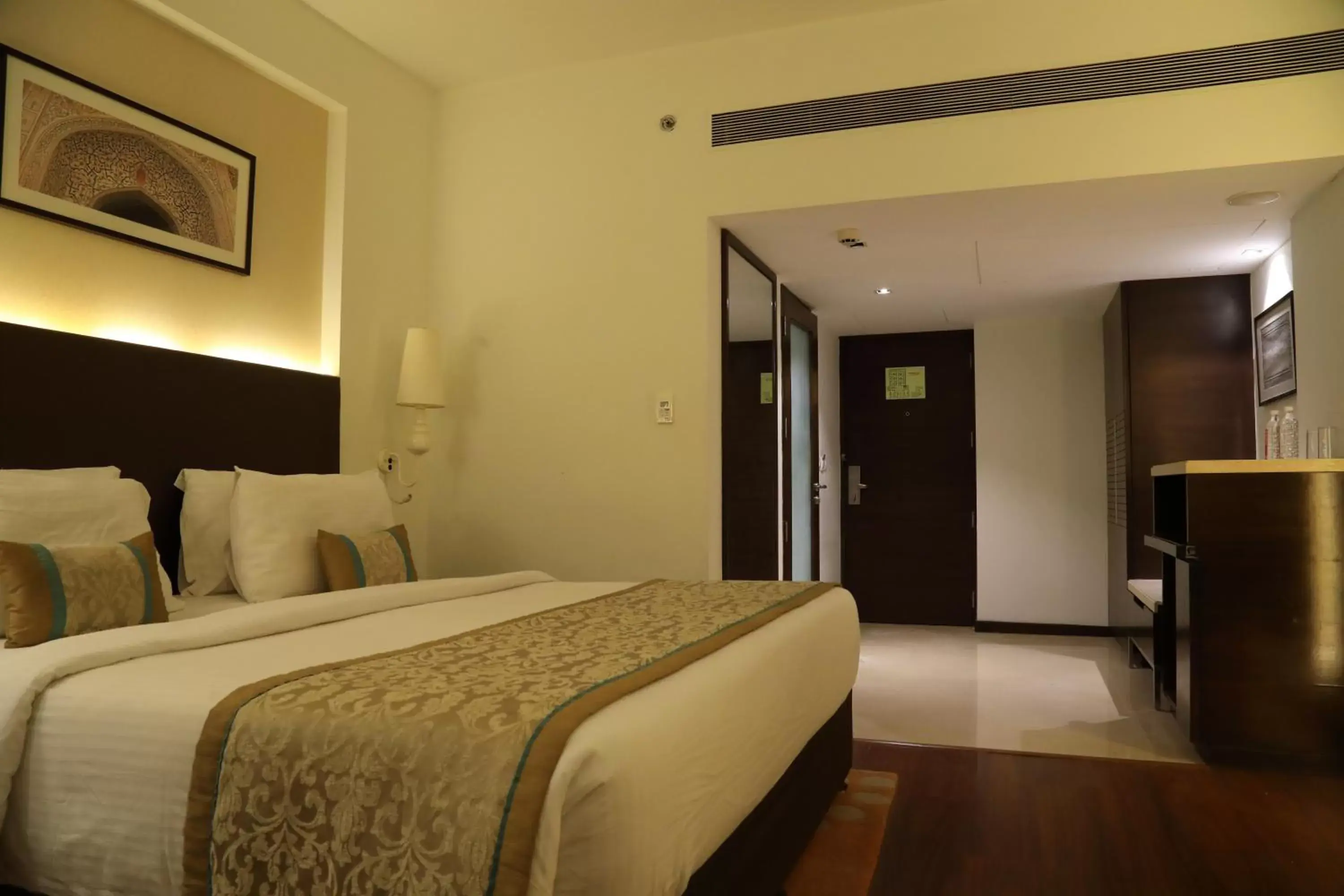 Bedroom, Bed in Country Inn & Suites by Radisson Kota