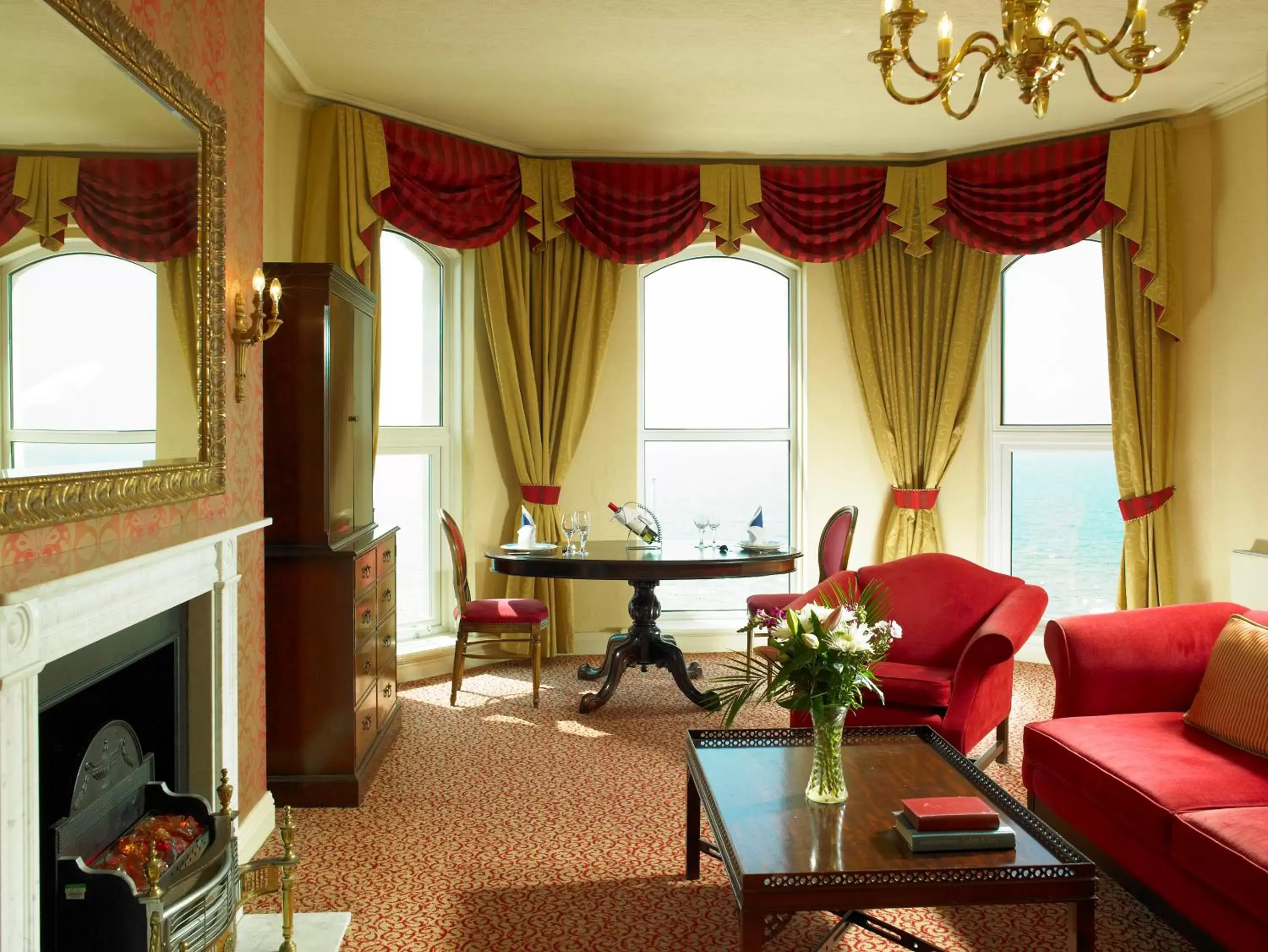 Living room, Seating Area in Imperial Hotel Blackpool