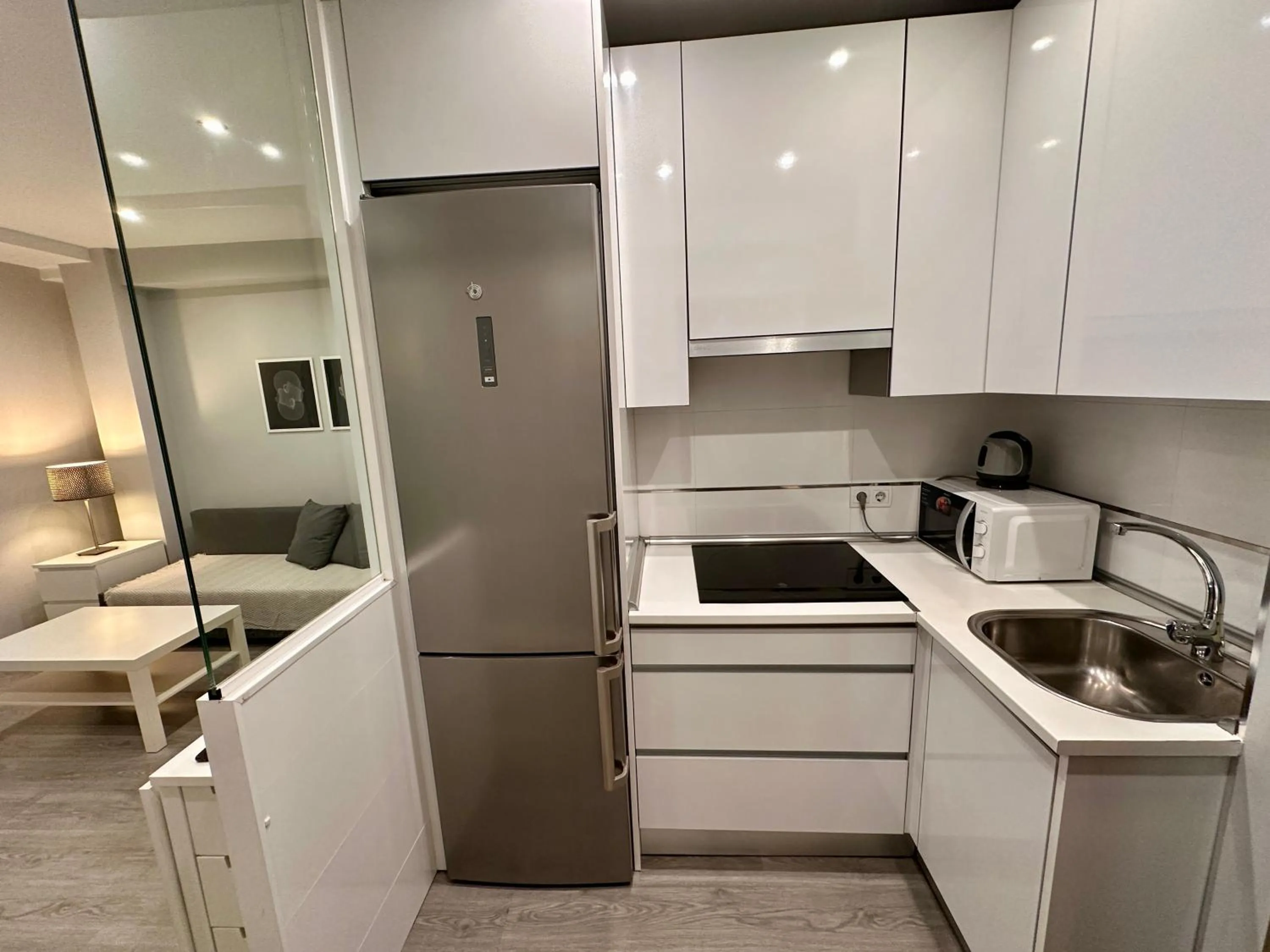 Kitchen or kitchenette in Far Home Gran Vía