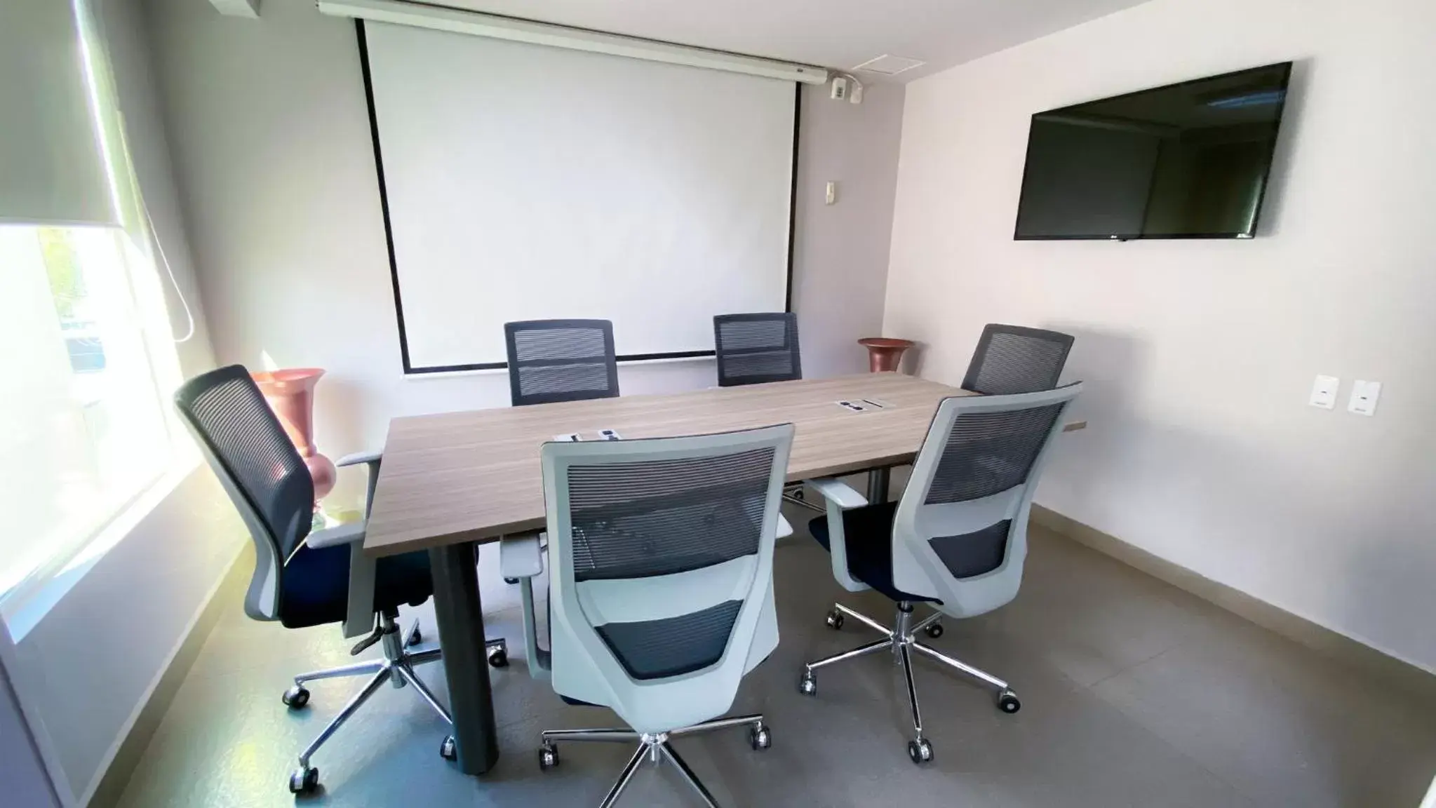 Meeting/conference room in Holiday Inn Express Culiacan, an IHG Hotel