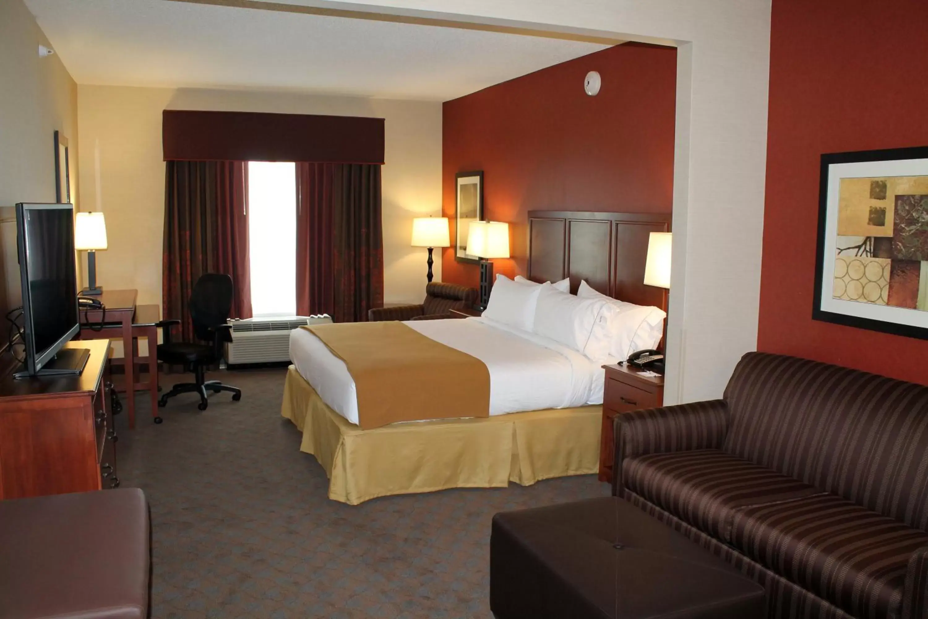Photo of the whole room in Holiday Inn Express & Suites Paducah West, an IHG Hotel