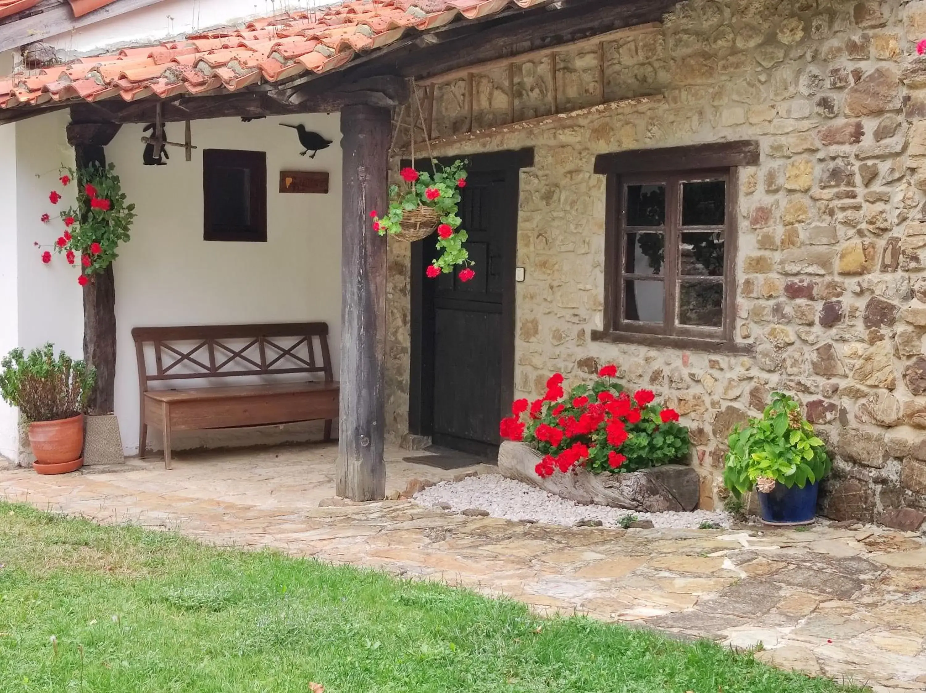 Facade/entrance in Viviendas Rurales El Covaju