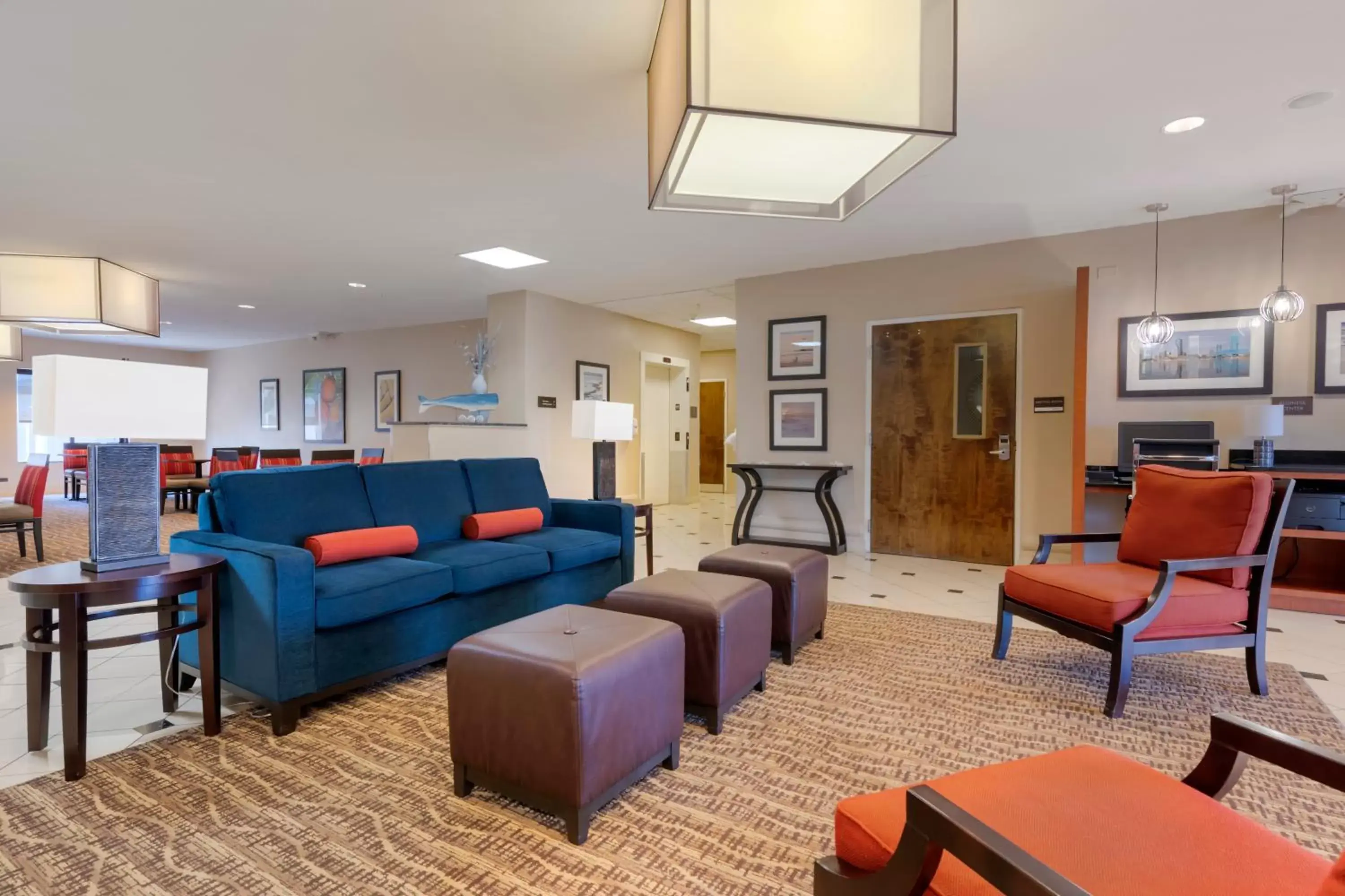 Seating Area in Comfort Suites West Jacksonville