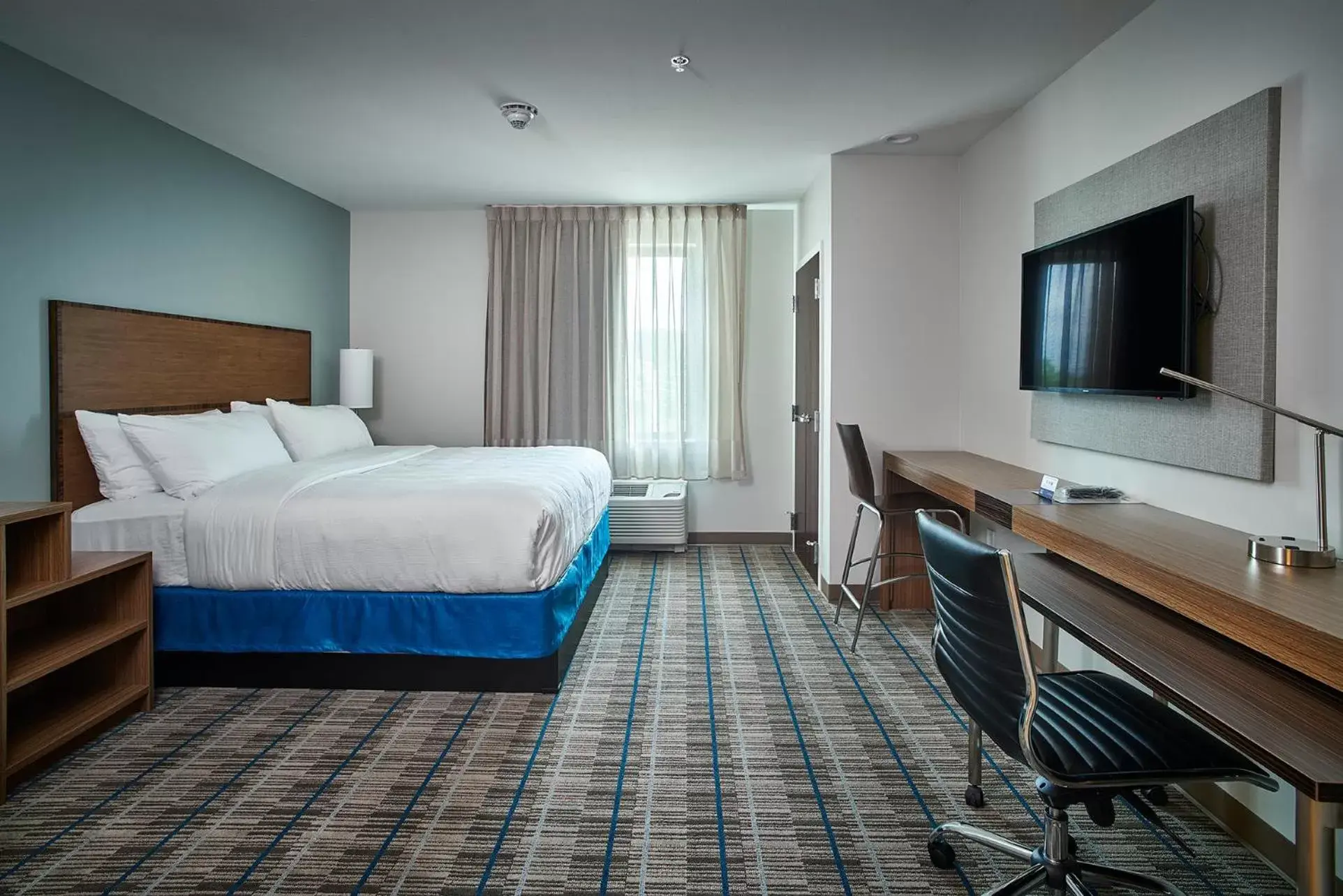 Bedroom, Bed in MainStay Suites Carlisle - Harrisburg