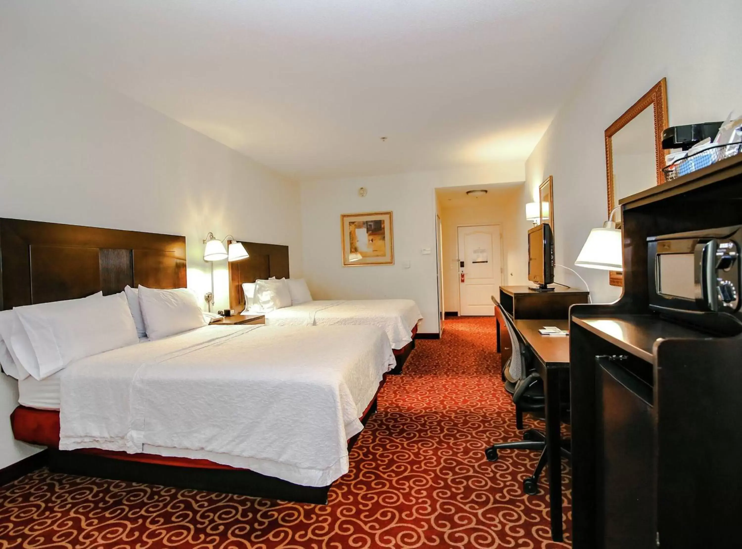 Bedroom, Bed in Hampton Inn Kingston