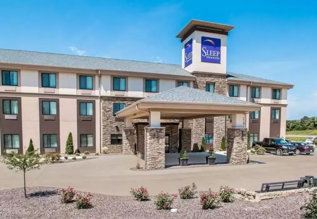 Facade/entrance, Property Building in Sleep Inn & Suites Hannibal