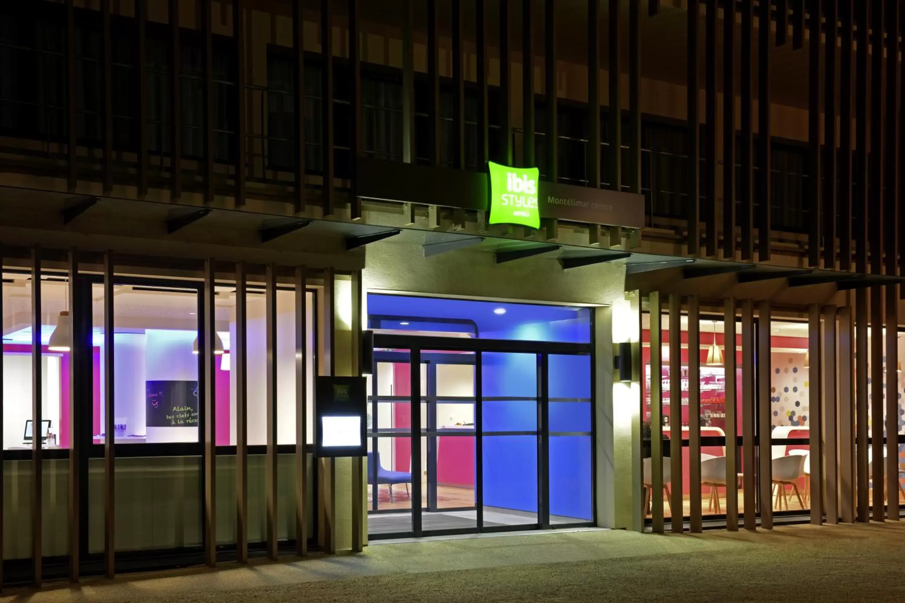 Facade/entrance in ibis Styles Montelimar Centre