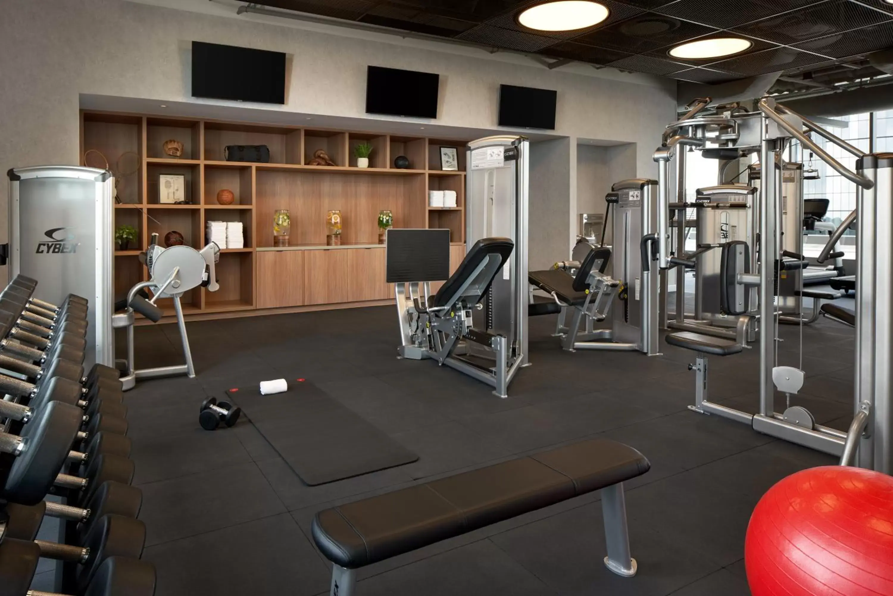 Fitness centre/facilities in The Watermark Hotel Fitness centre/facilities in The Watermark Hotel