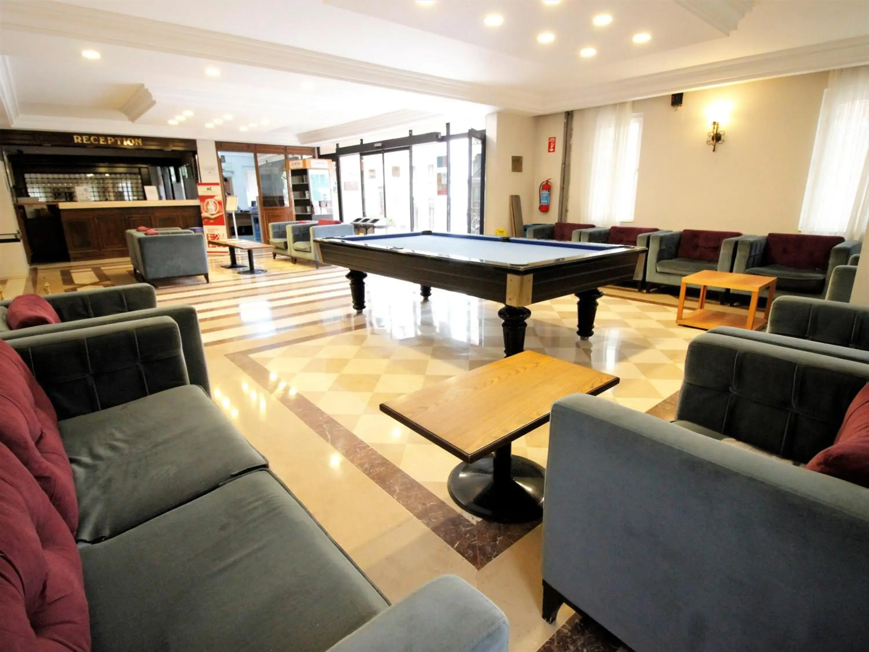 Lobby or reception, Billiards in Montania Town Hotel Mudanya