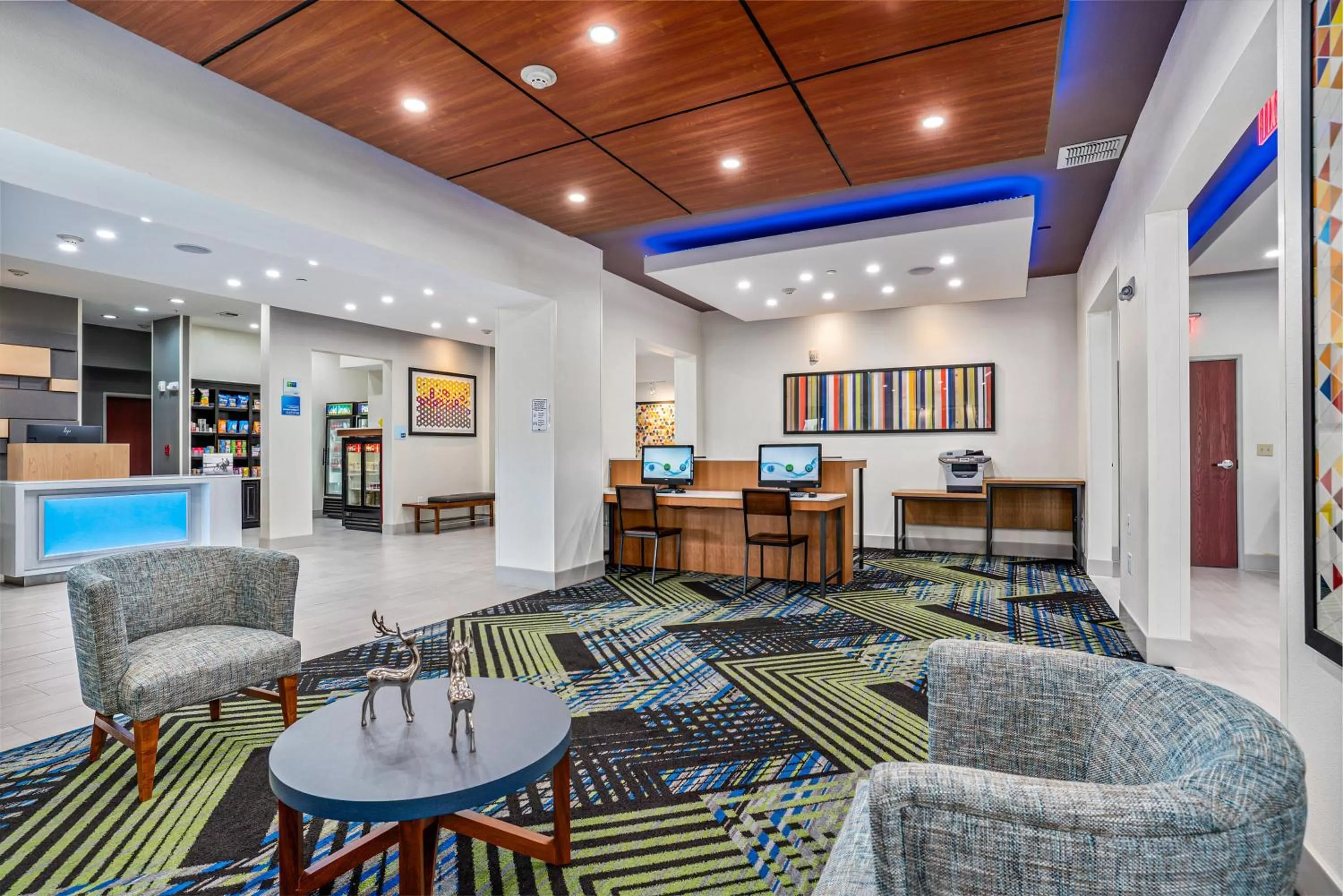 Property building, Lobby/Reception in Holiday Inn Express & Suites Van Buren-Fort Smith Area, an IHG Hotel
