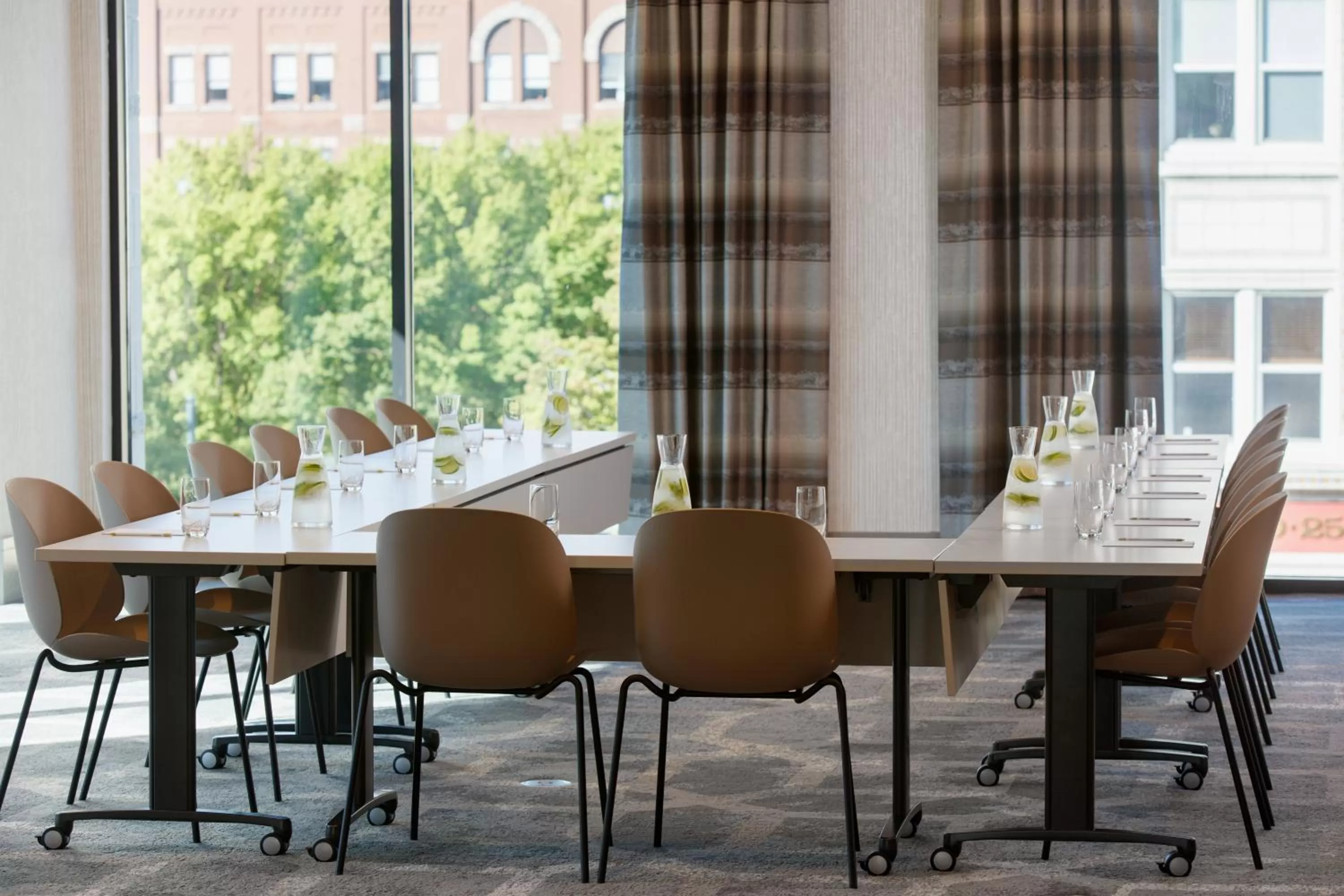 Meeting/conference room in Kimpton Hotel Arras by IHG