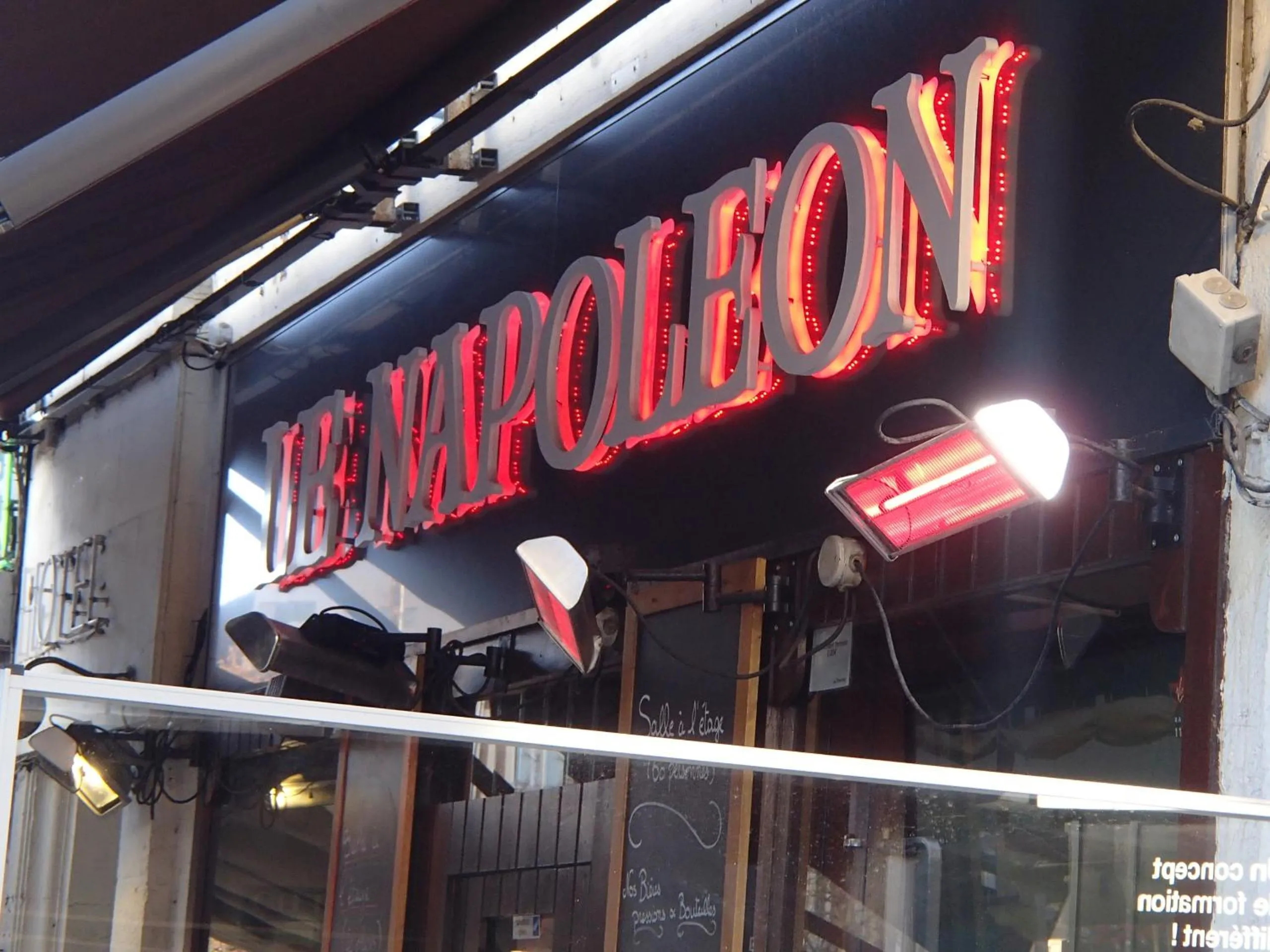 Facade/entrance in Le Napoleon