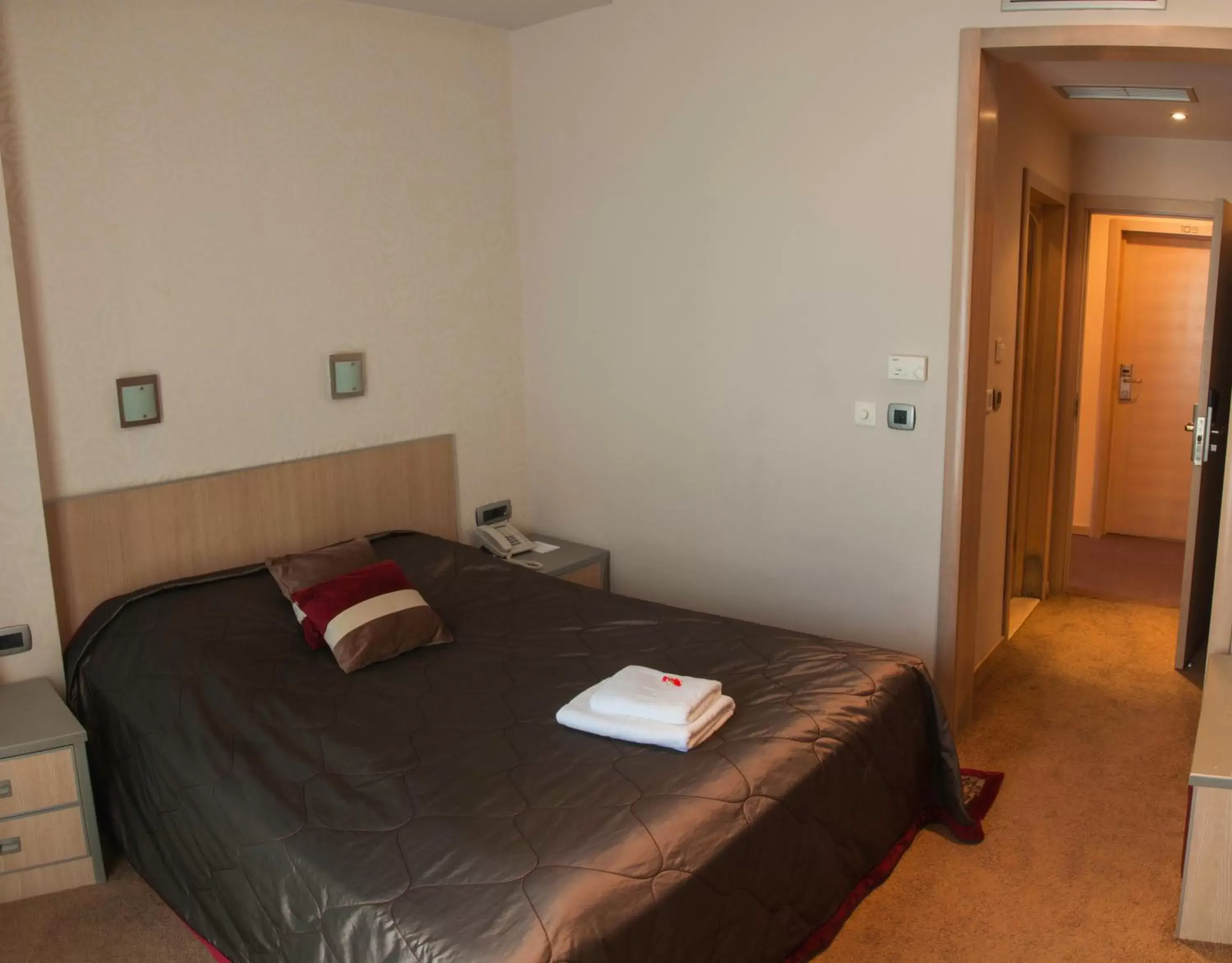 Bedroom, Bed in Garni Hotel Vigor - EV station