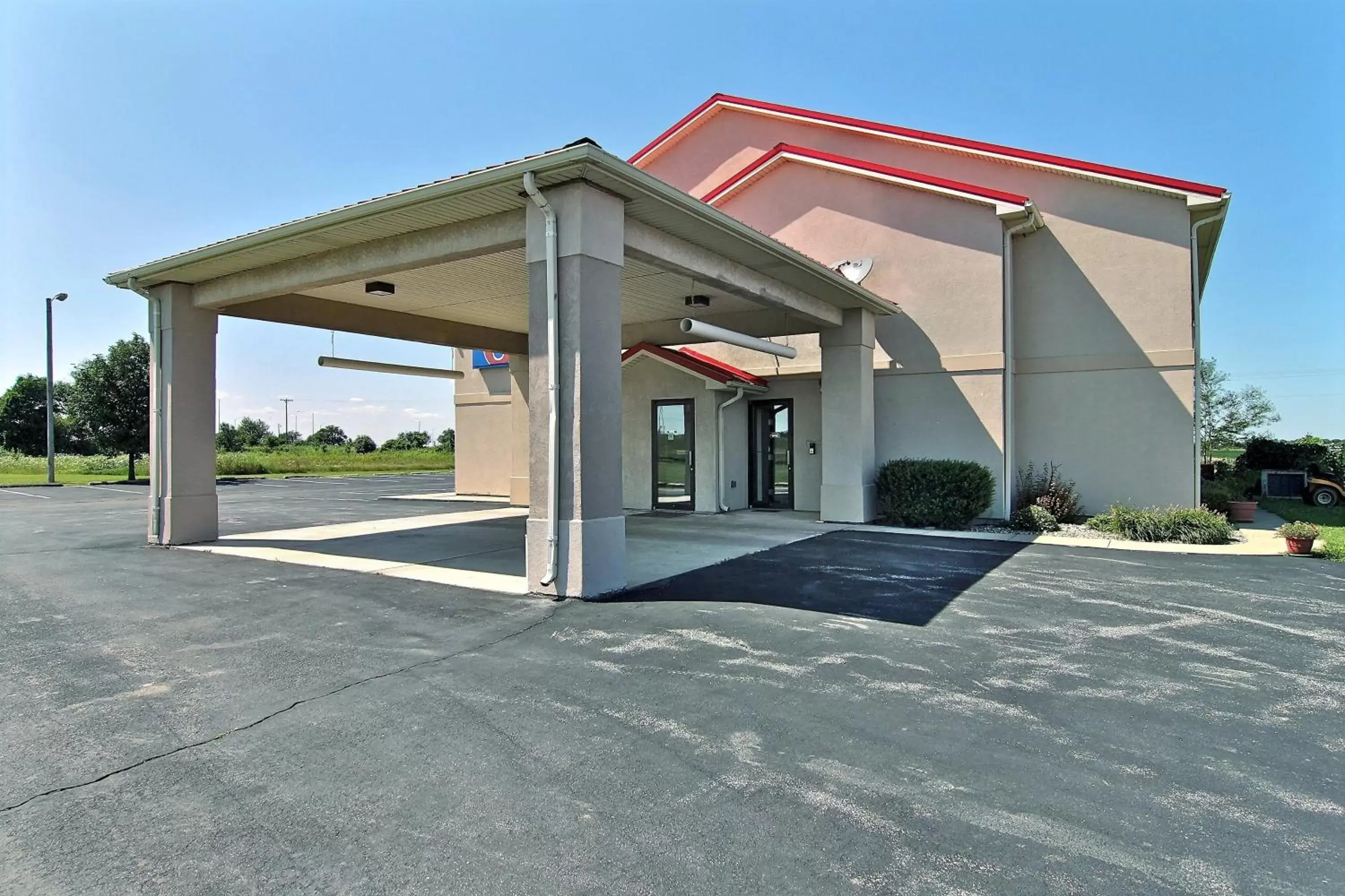 Facade/entrance, Property Building in Motel 6-Gilman, IL