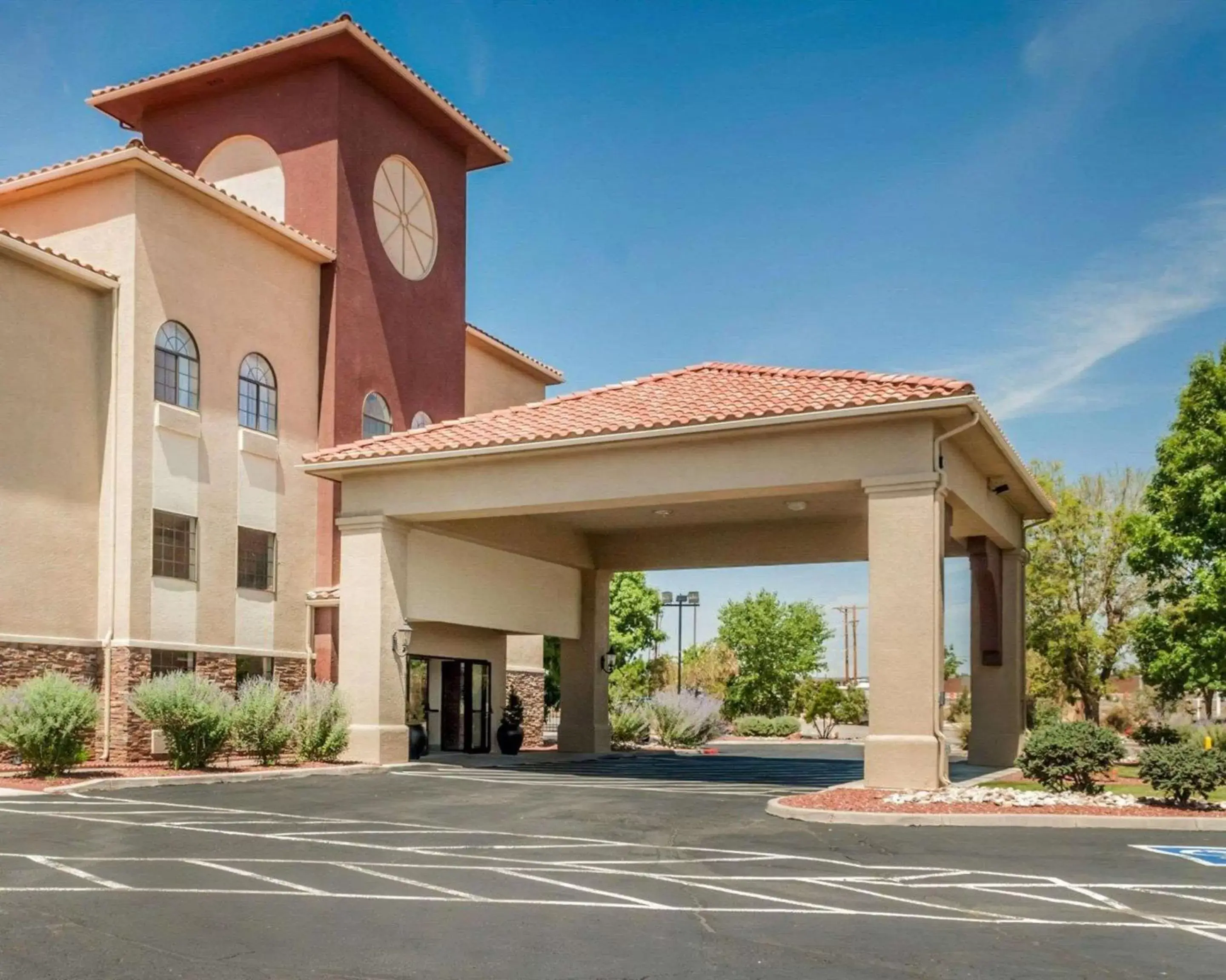 Property Building in Quality Inn & Suites Albuquerque West