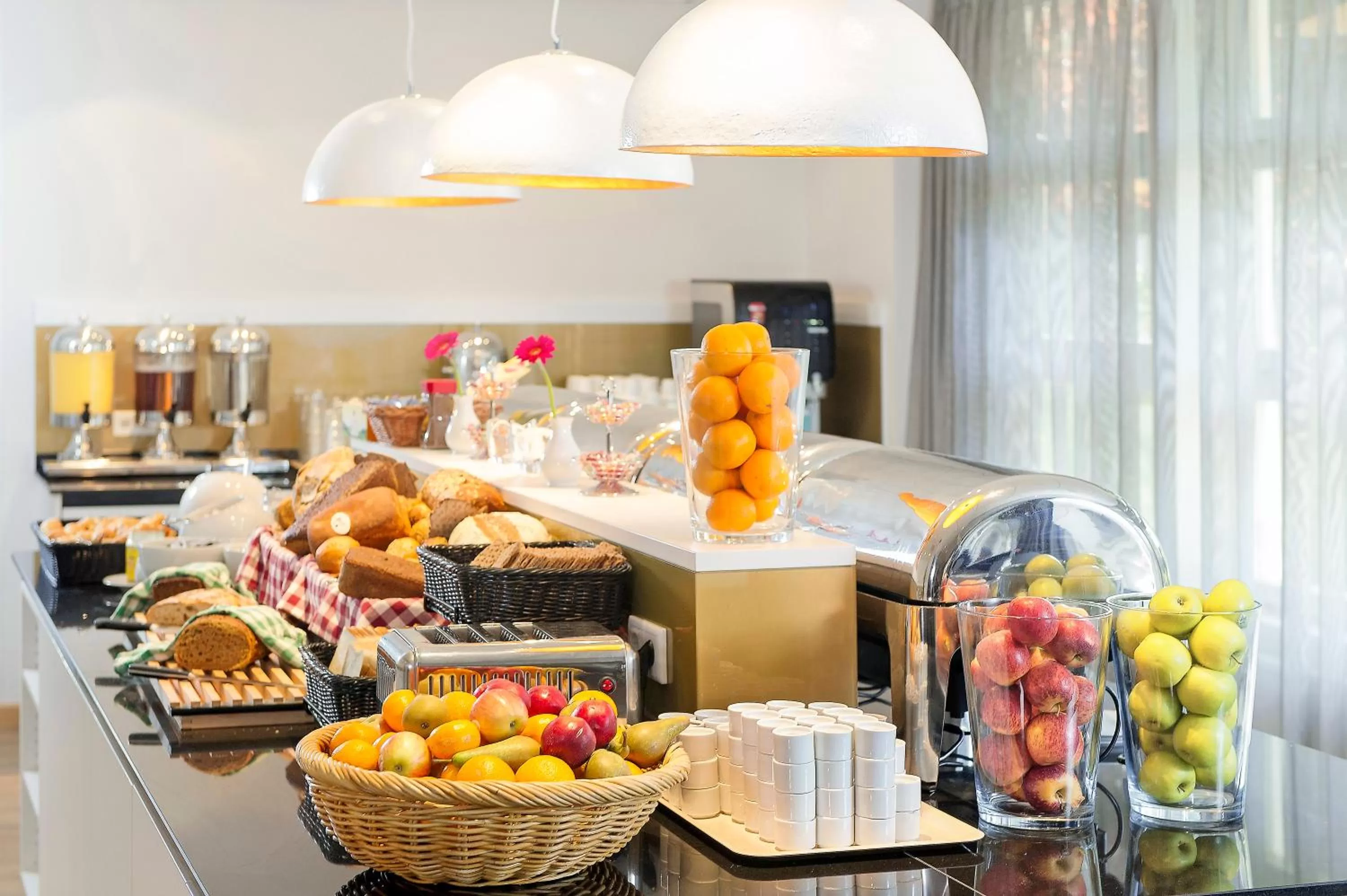 Food and drinks in Good Morning+ Hägersten