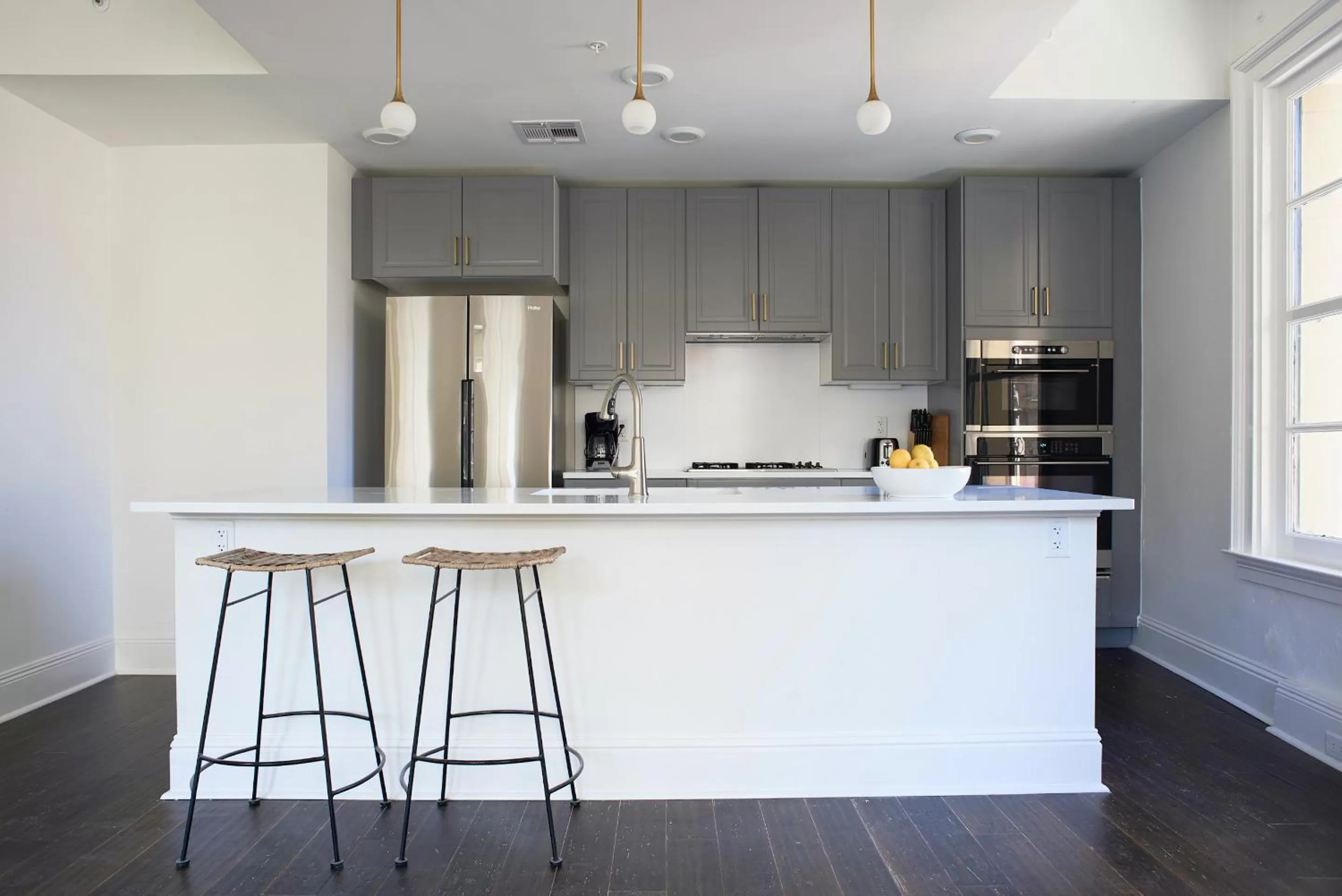 Living room, Kitchen/Kitchenette in Sonder Lafayette Square