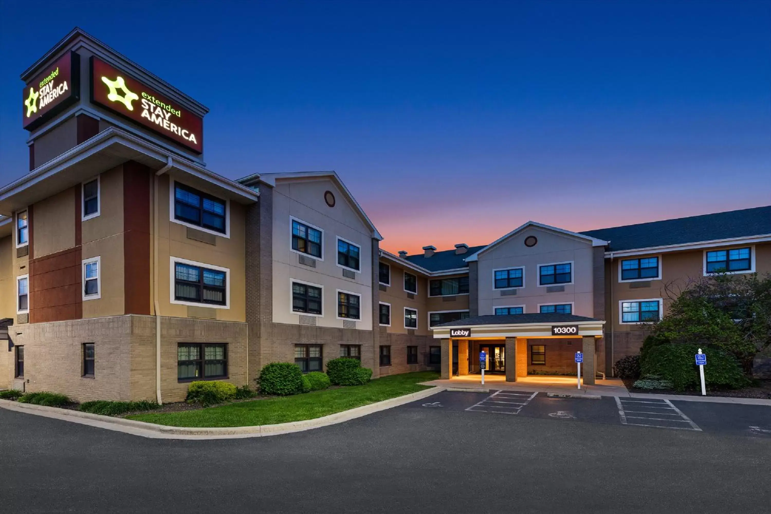 Property building in Extended Stay America Suites - Cleveland - Brooklyn