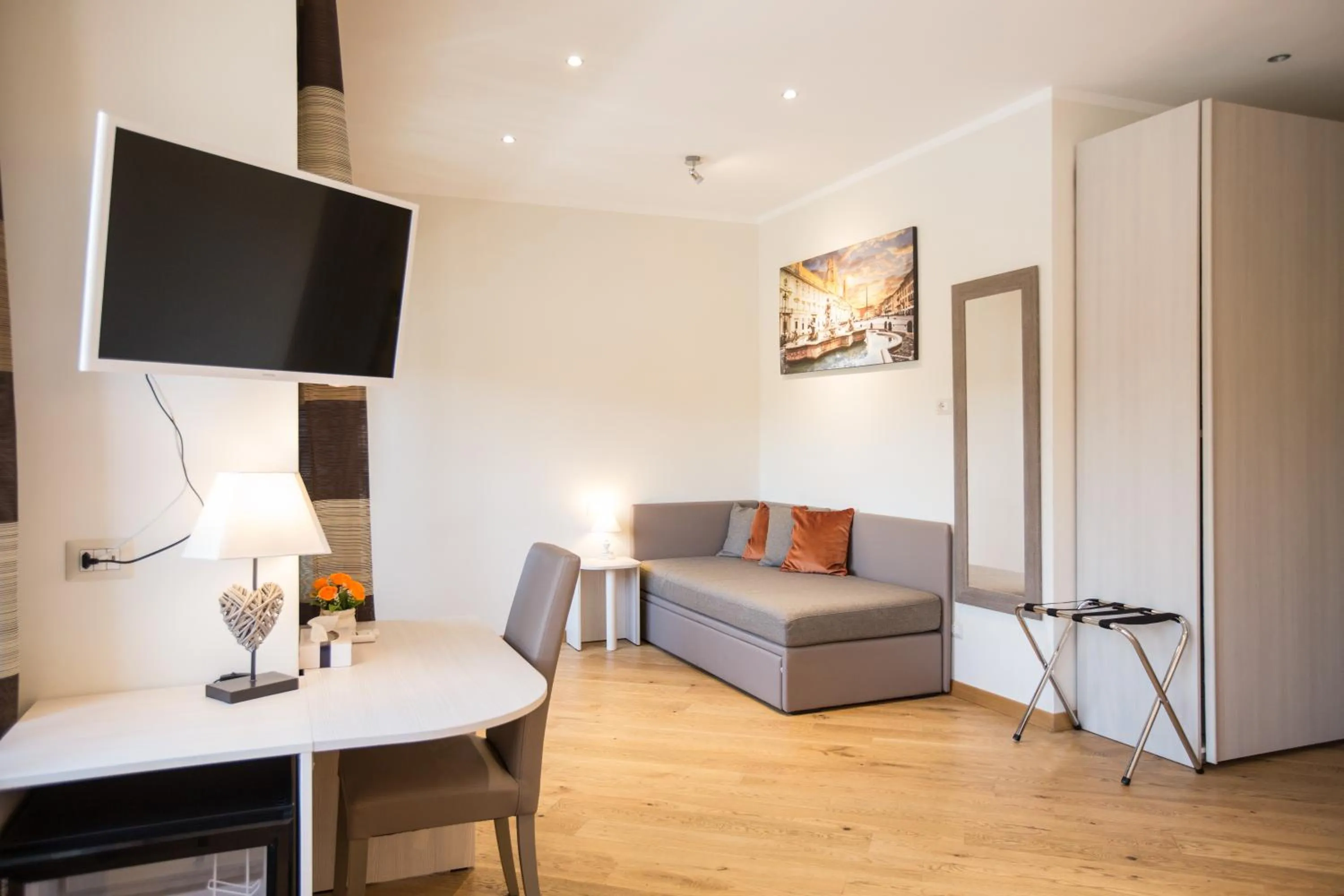 TV and multimedia in Vatican City Relais