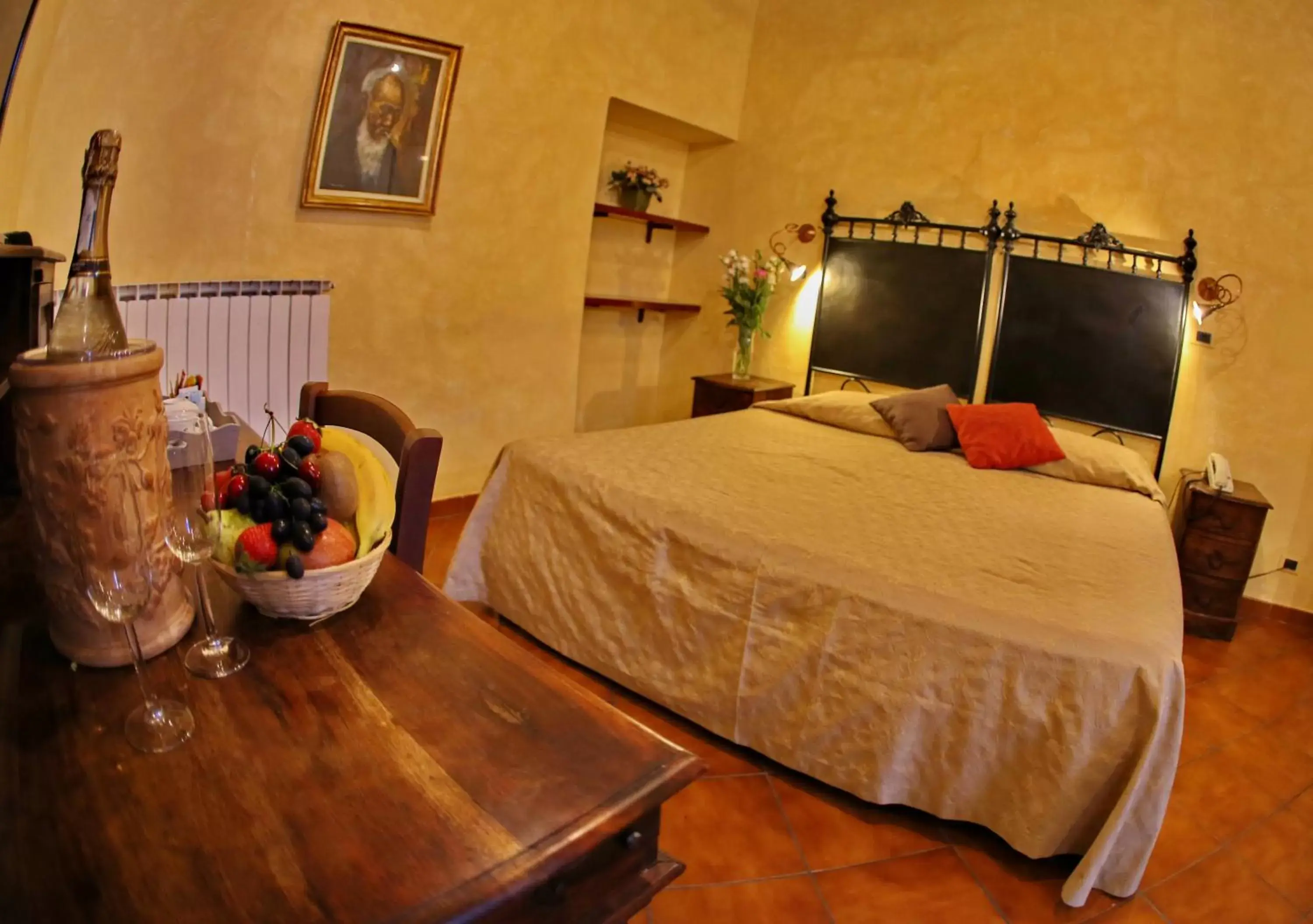 Bedroom, Bed in Hotel Italia Cortona