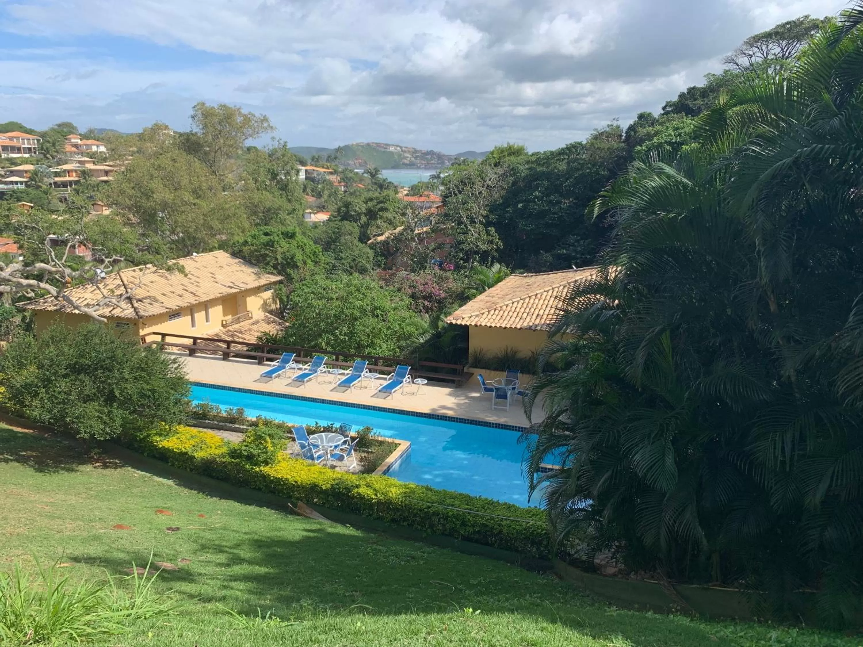 Praia da Ferradurinha Guest House