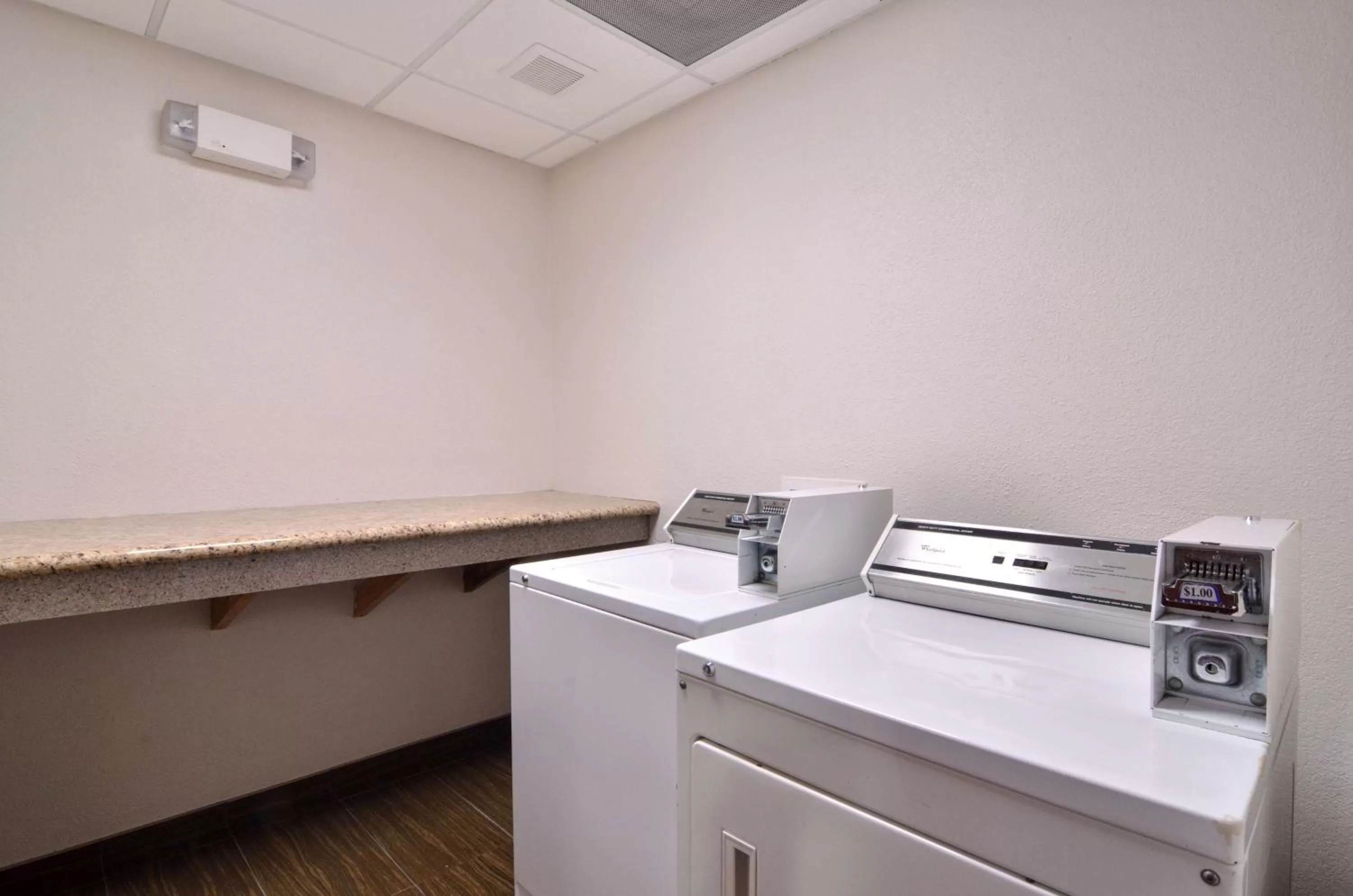 laundry in Best Western Dayton Inn & Suites