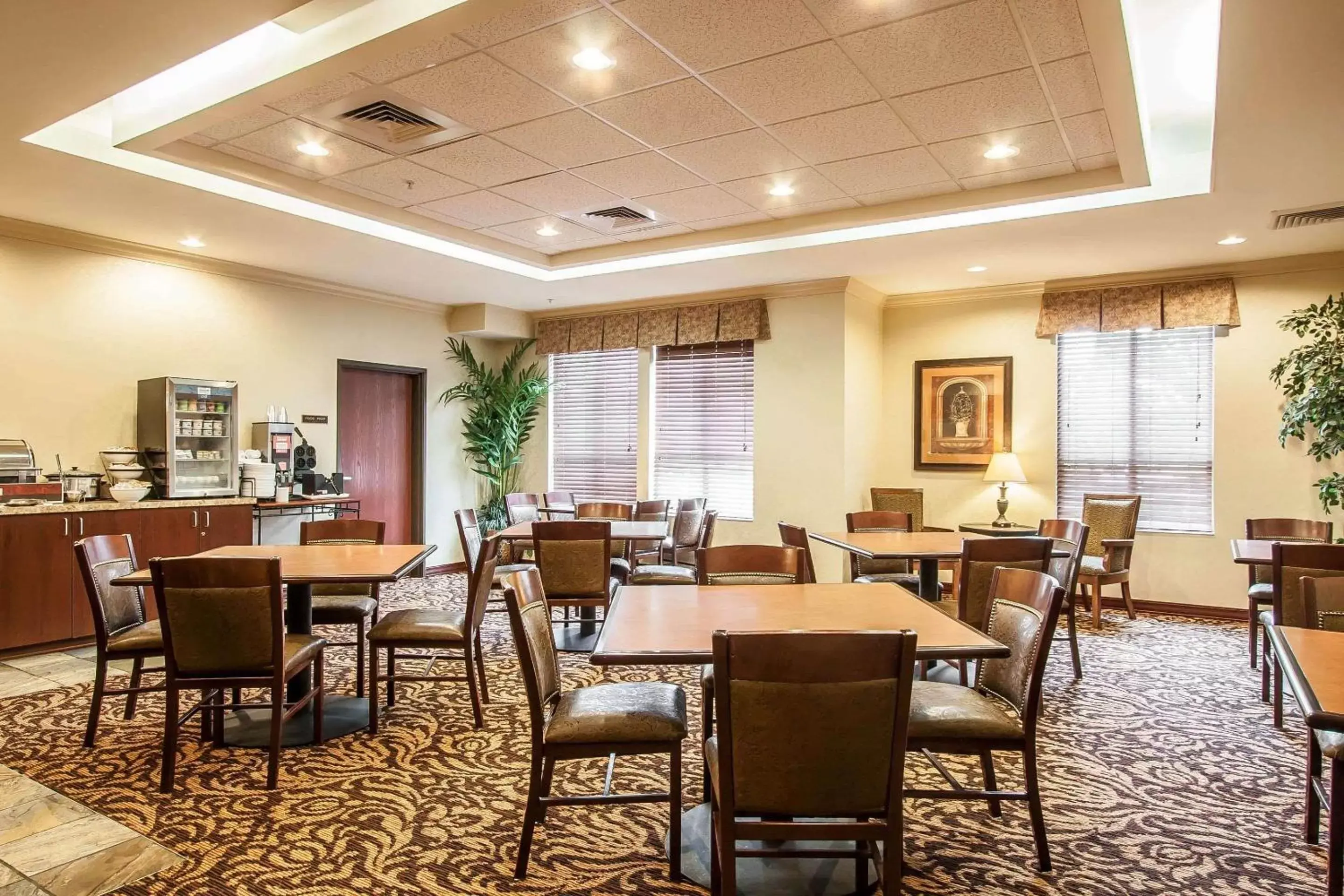 Restaurant/Places to Eat in Comfort Inn & Suites McMinnville Wine Country
