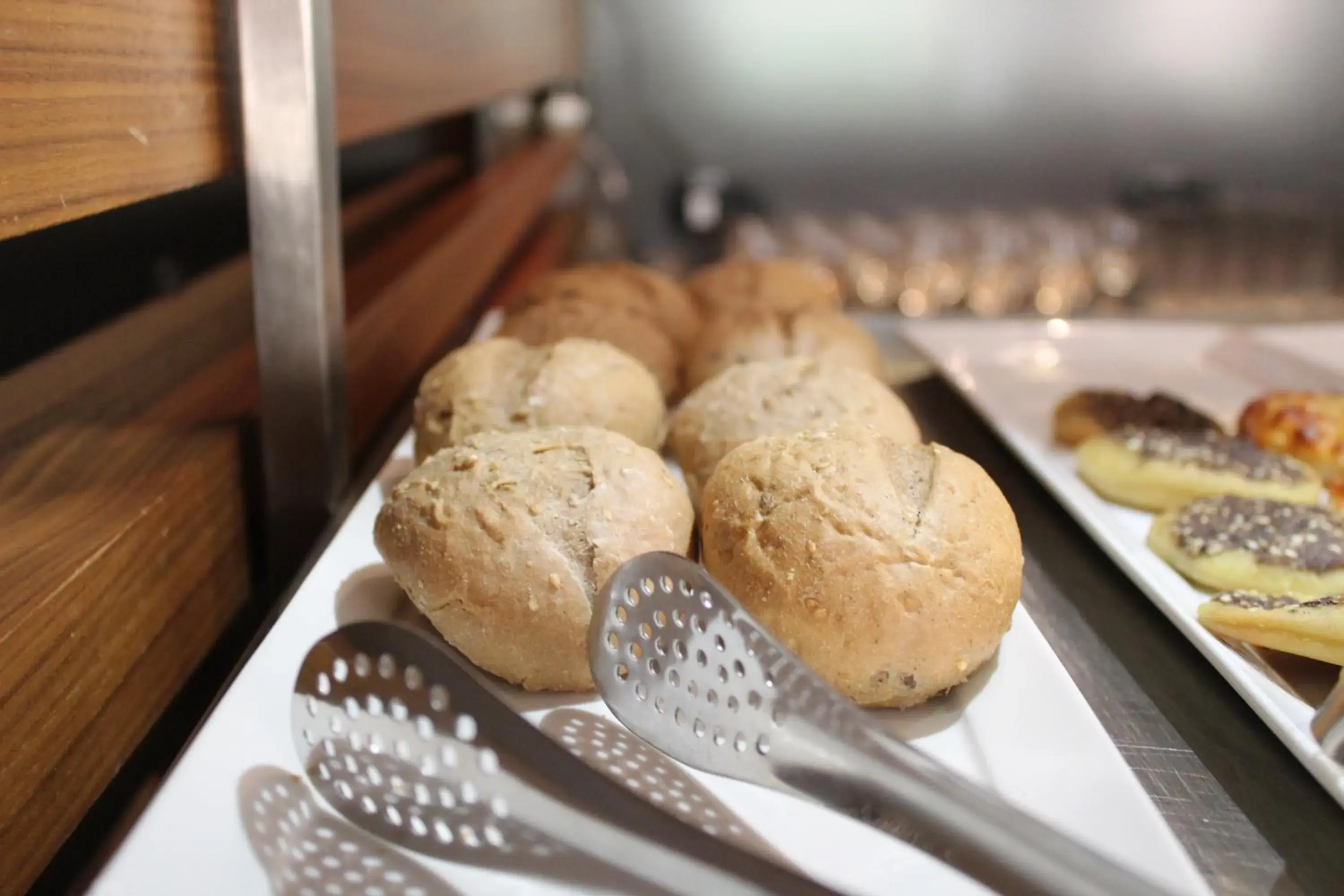 Buffet breakfast, Food in ParkTower Suites