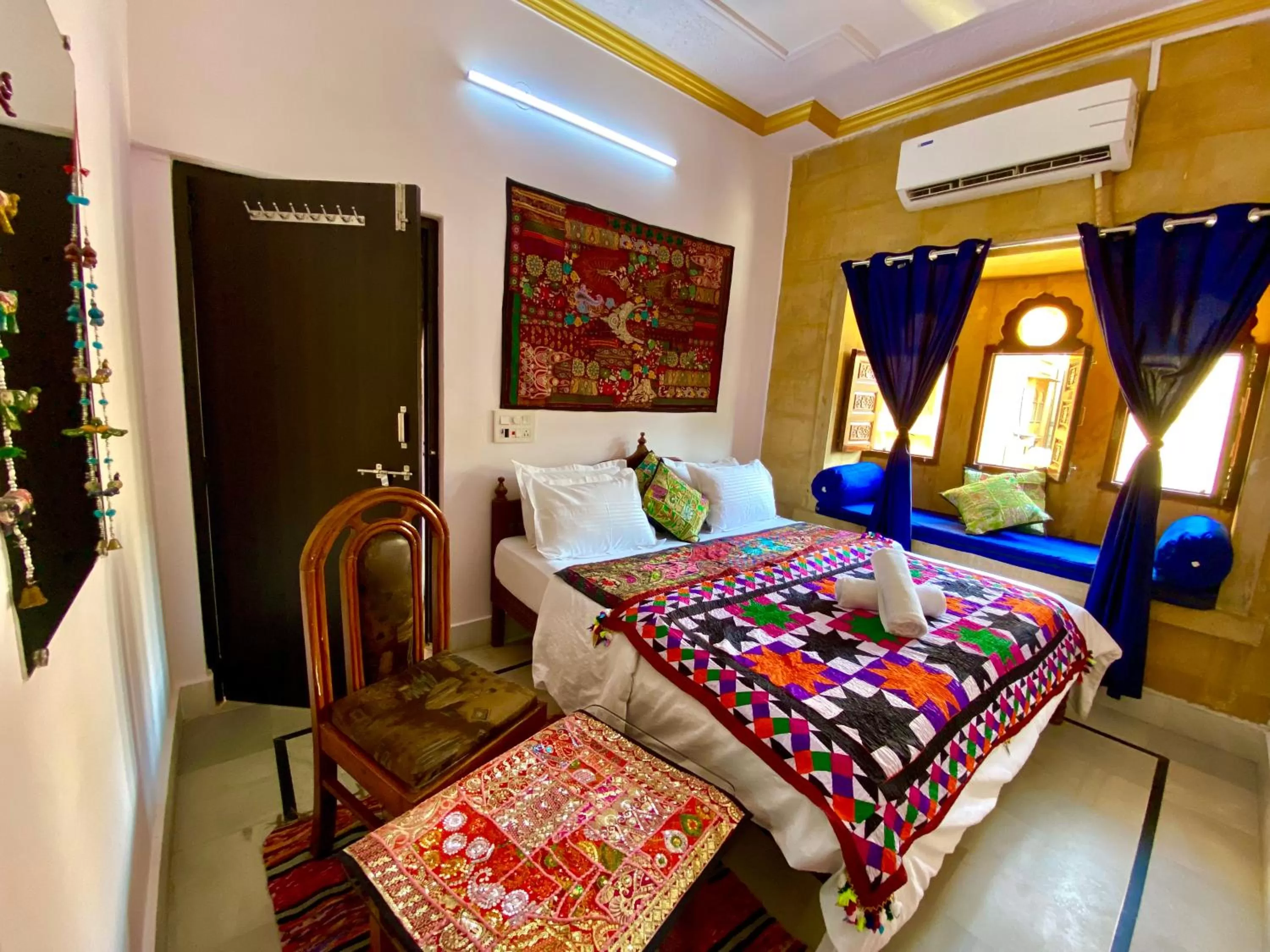 Bed in Hotel Murad Haveli