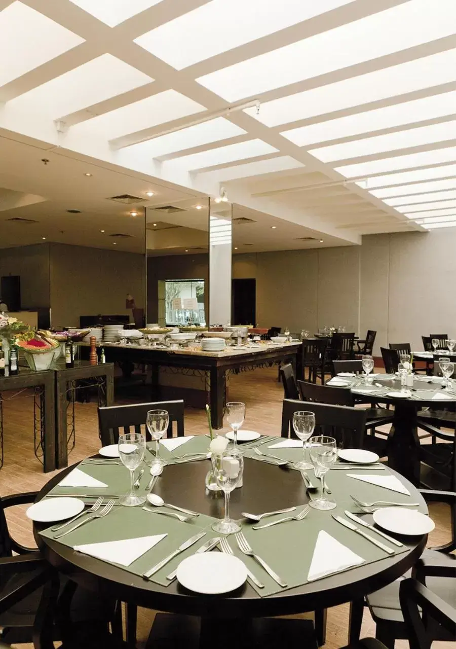 Restaurant/places to eat in Estanplaza Berrini Restaurant/places to eat in Estanplaza Berrini