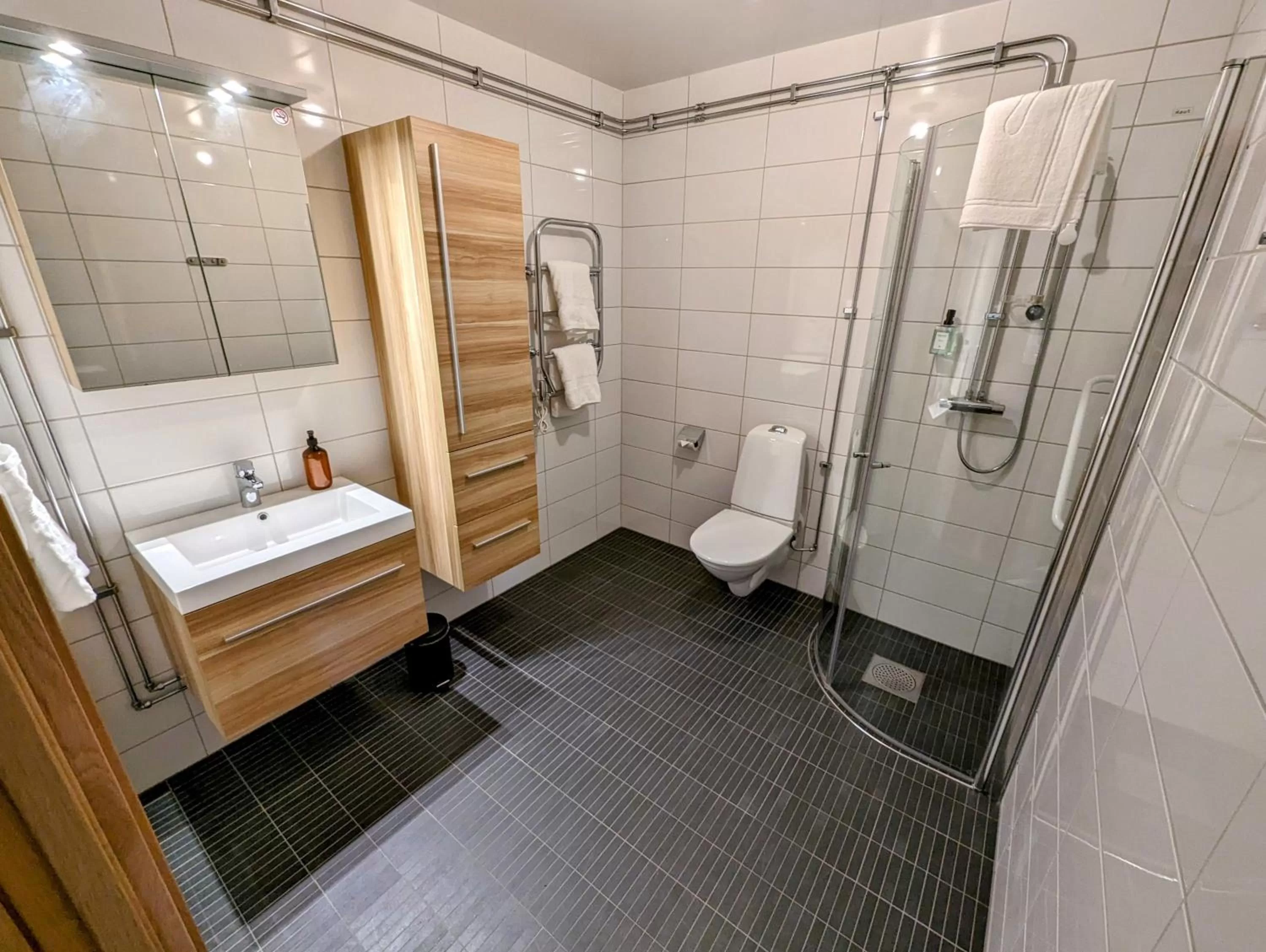 Shower in Hotell Bro