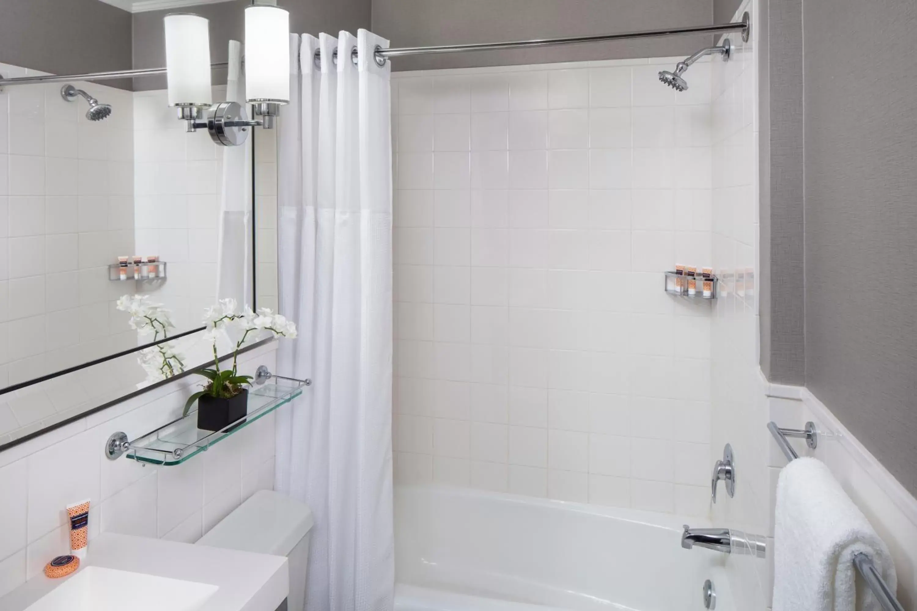 Queen Room in Park South Hotel, part of JdV by Hyatt Queen Room in Park South Hotel, part of JdV by Hyatt