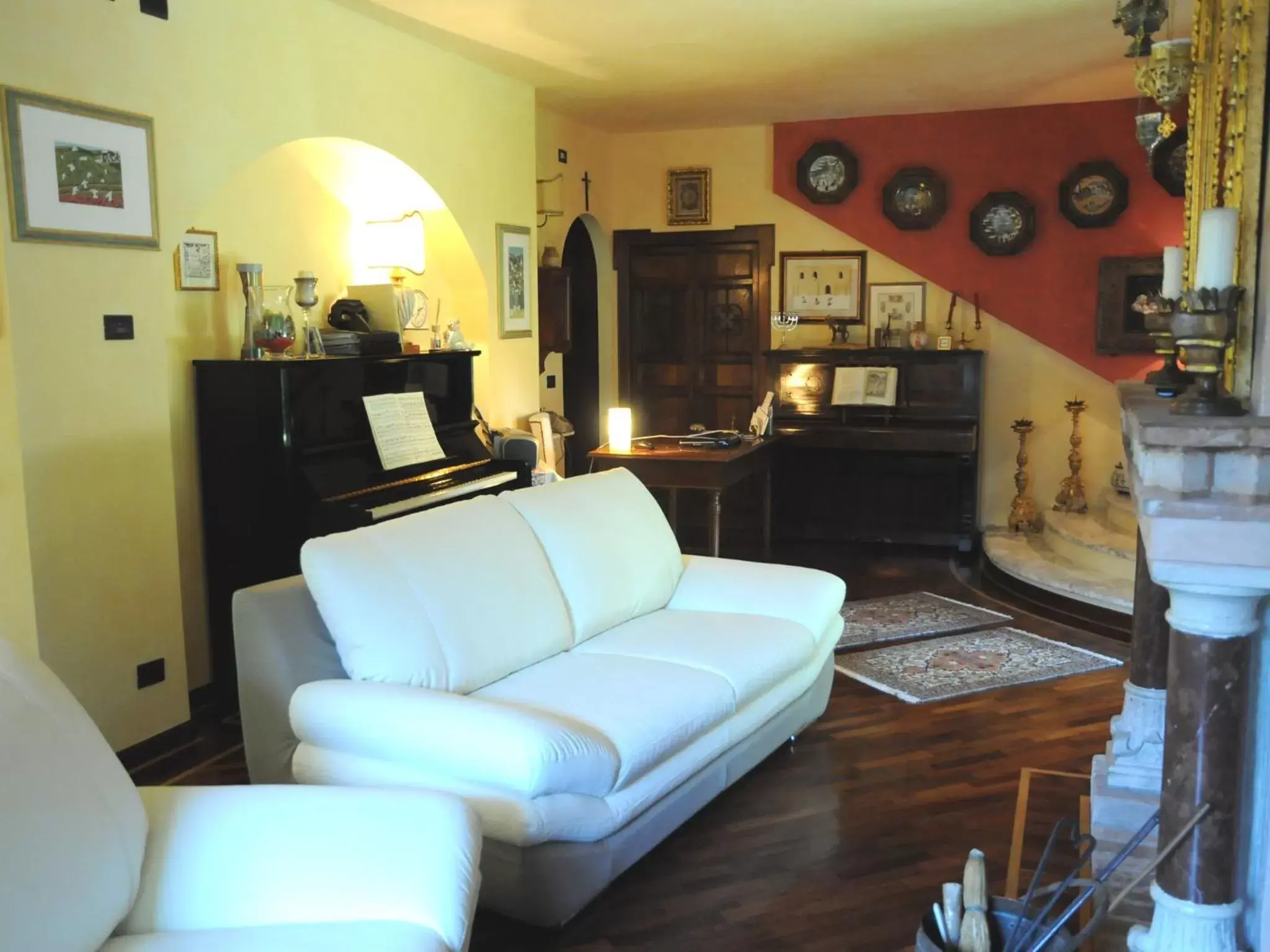 Communal lounge/ TV room, Seating Area in B&B Luce Riflessa