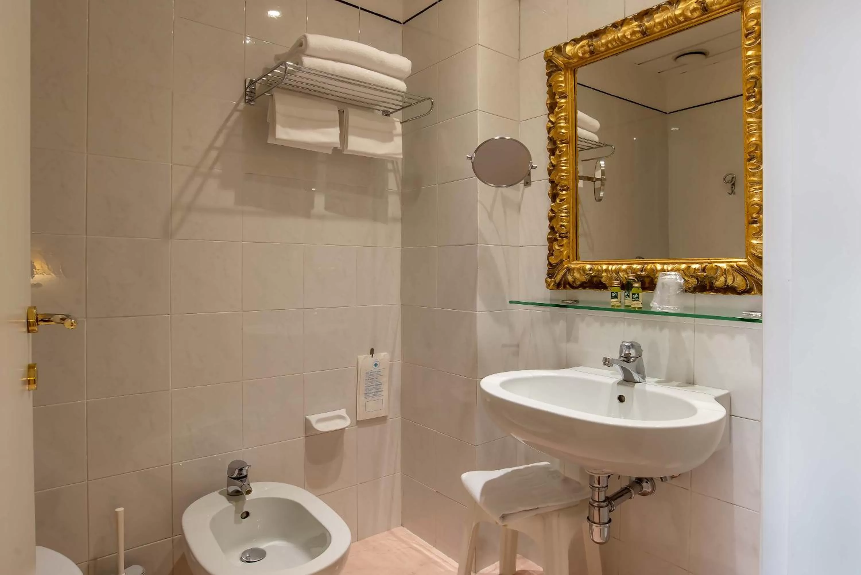 Bathroom in Hotel Machiavelli Palace