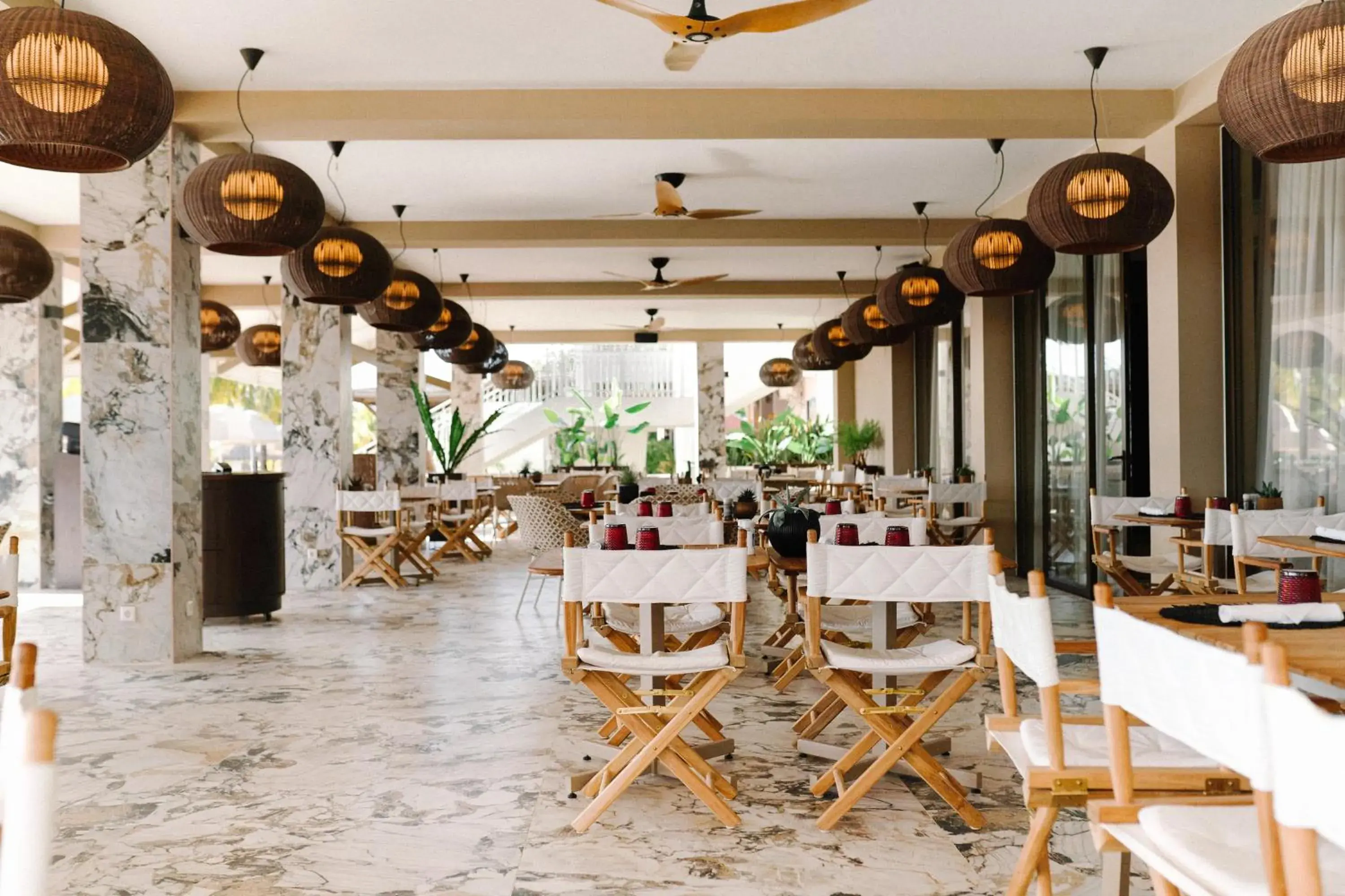 Restaurant/Places to Eat in Papagayo Beach Resort