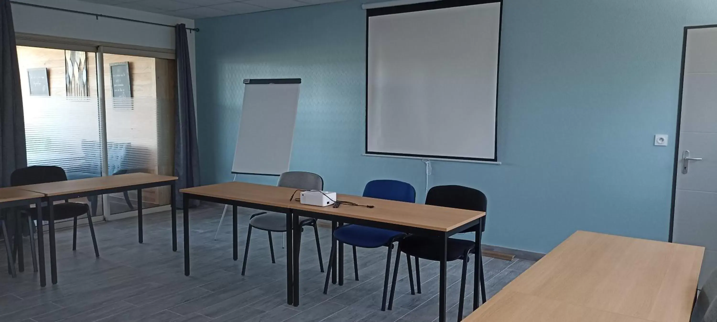 Meeting/conference room in Hôtel Le Clos Badan