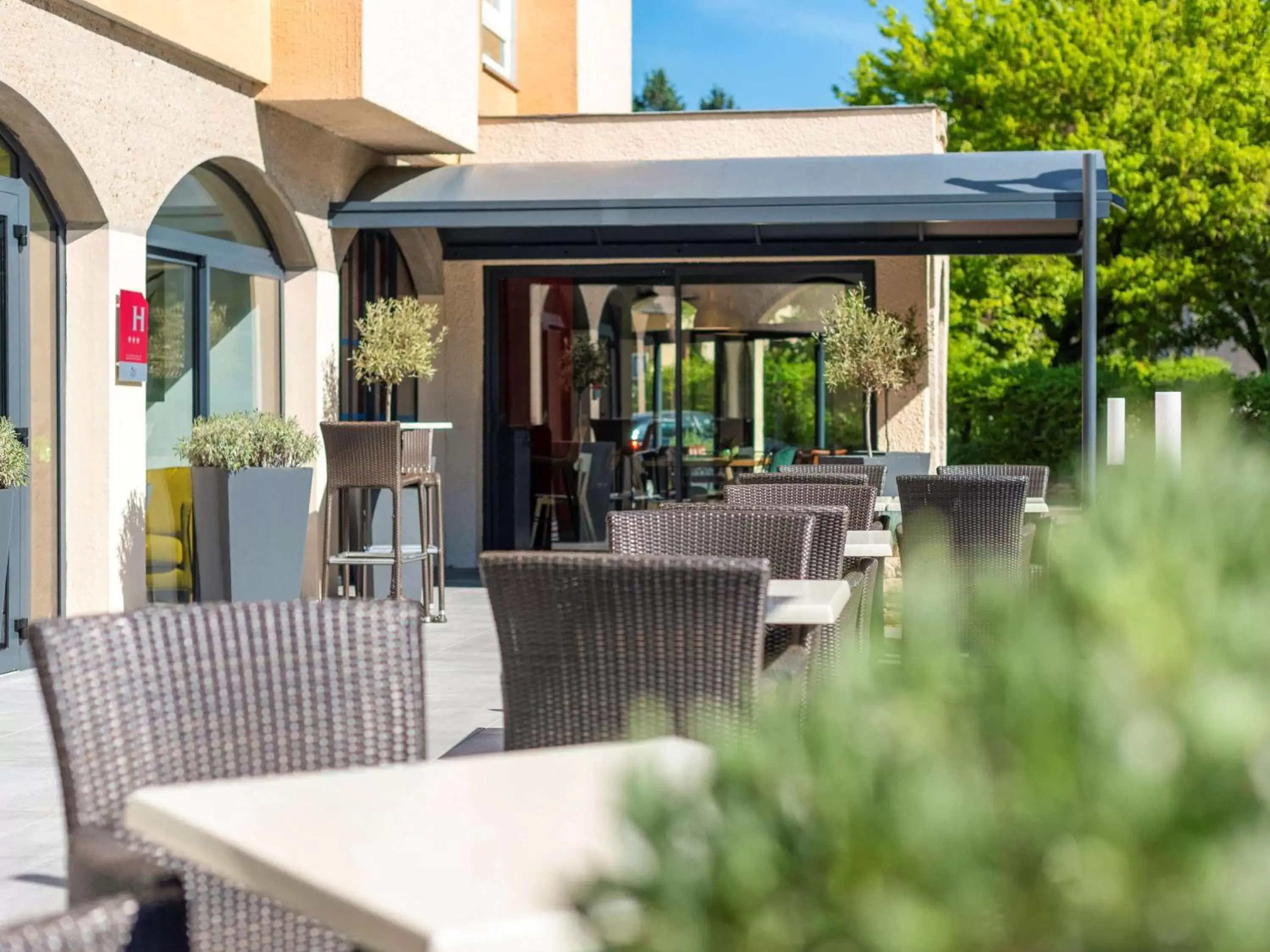 Property building, Restaurant/Places to Eat in ibis Beaune Centre