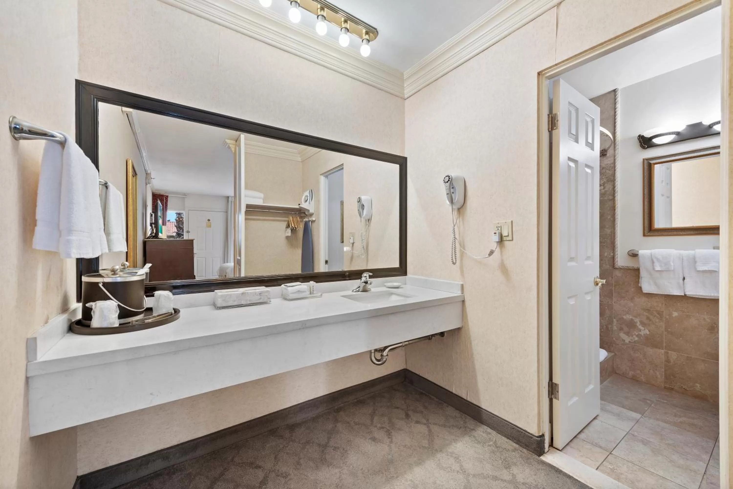 Bathroom in 14 West Hotel Laguna Beach