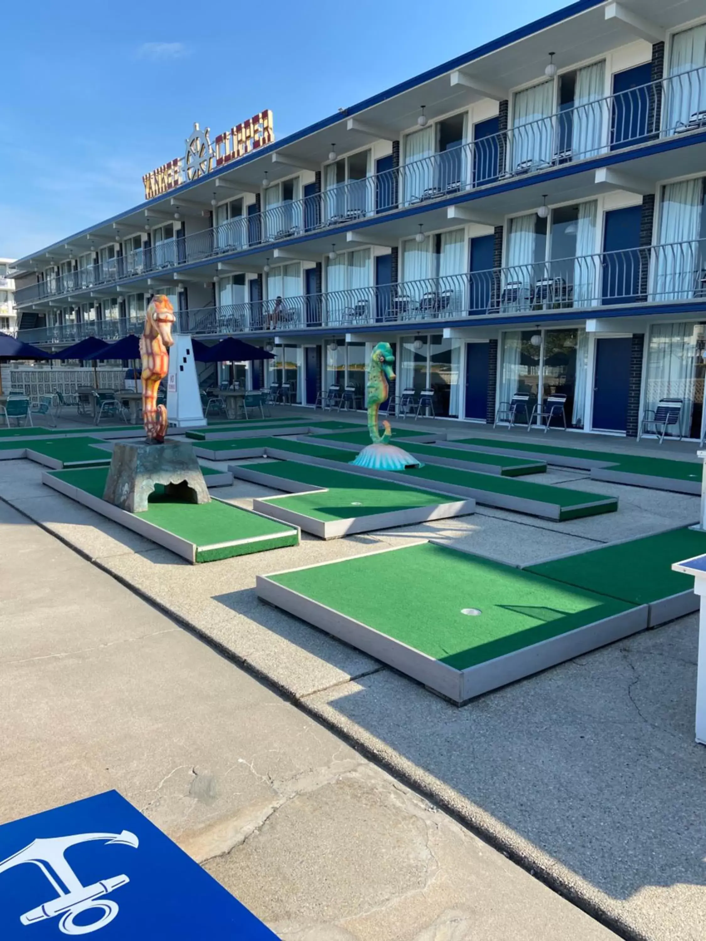 Minigolf, Property Building in Yankee Clipper Resort Motel