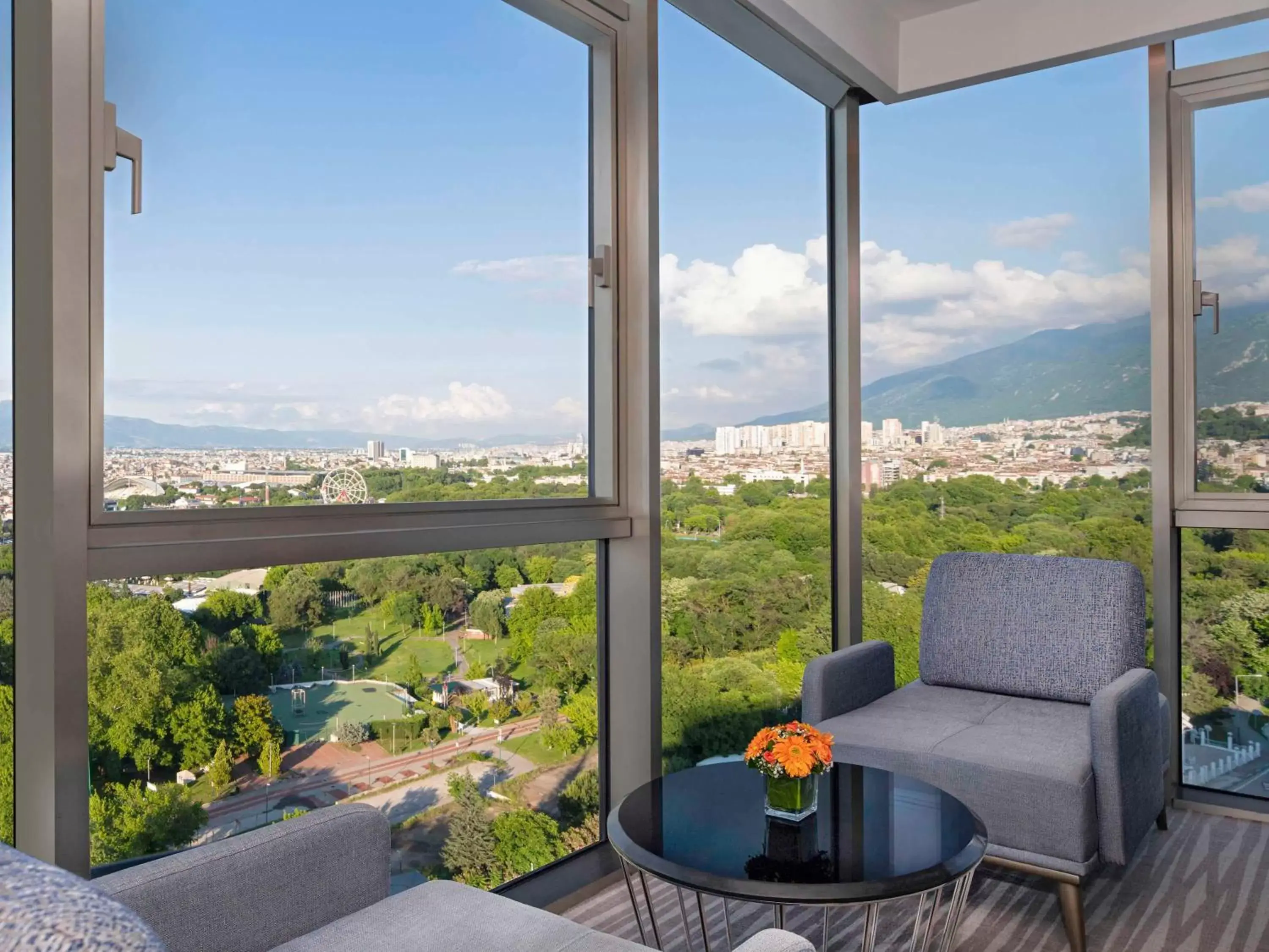 Bedroom, Mountain View in Mövenpick Hotel & Thermal Spa Bursa