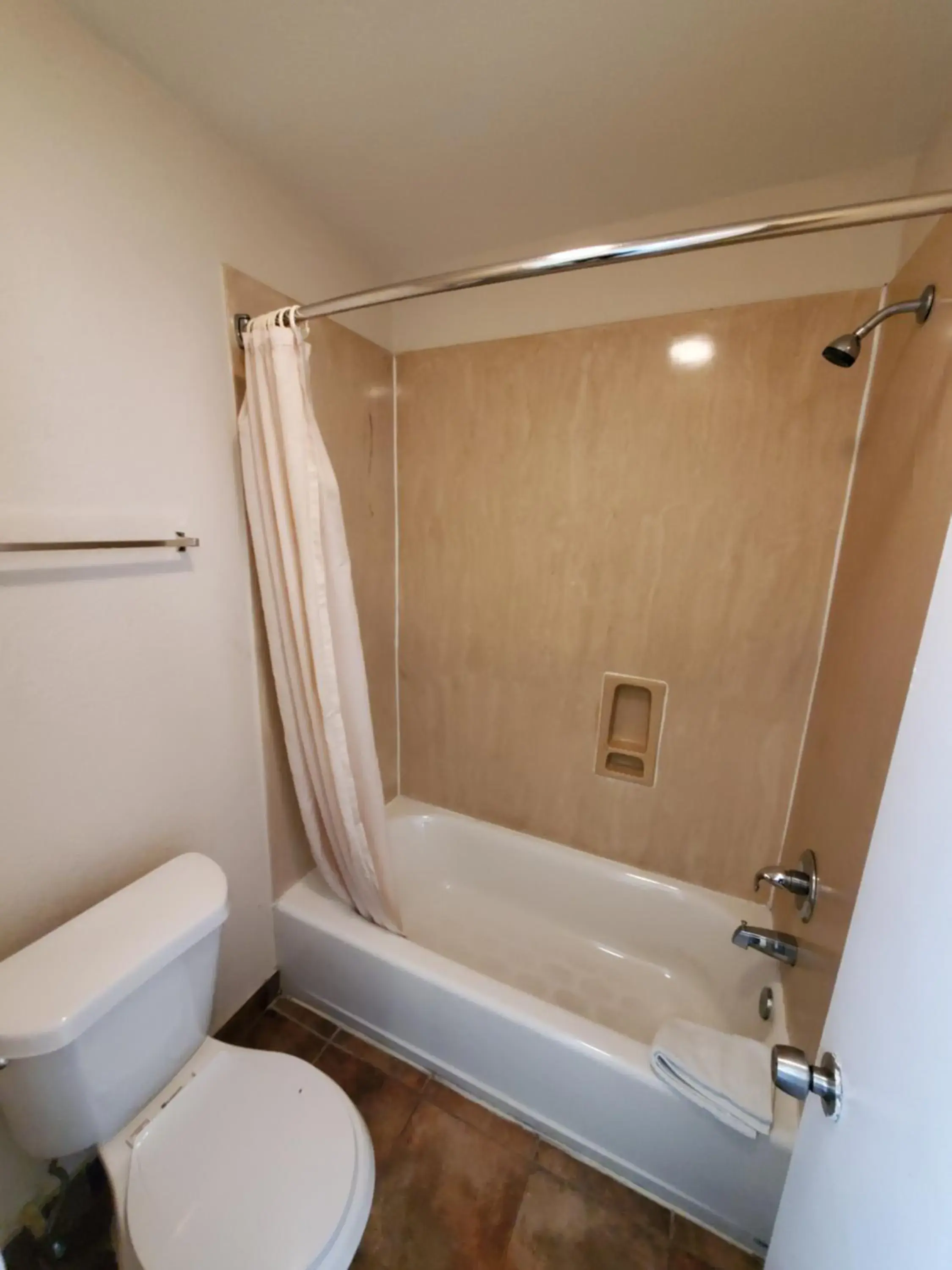 Bathroom in River Inn Motel