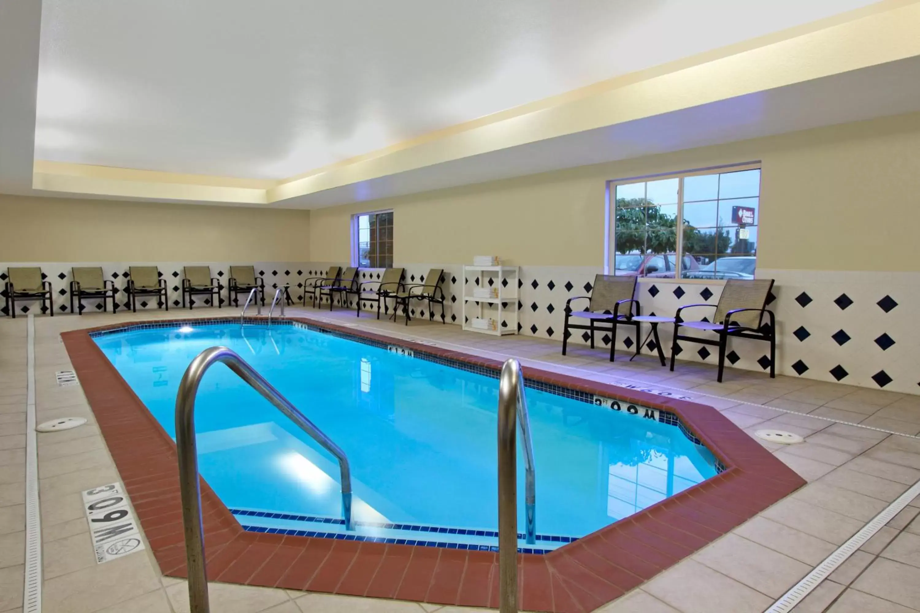 Swimming Pool in Candlewood Suites Rogers-Bentonville, an IHG Hotel