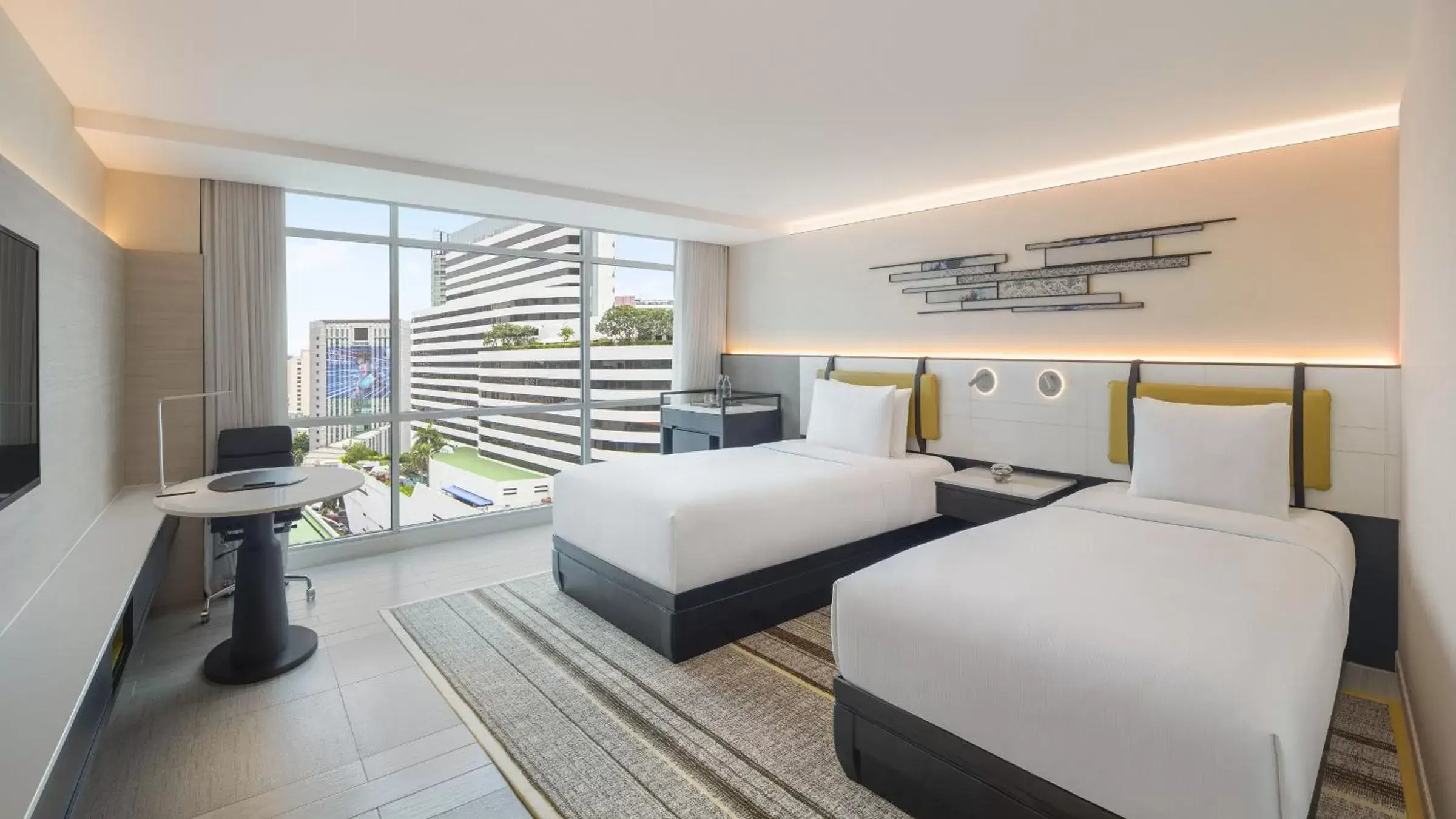 Bed in DoubleTree by Hilton Bangkok Ploenchit