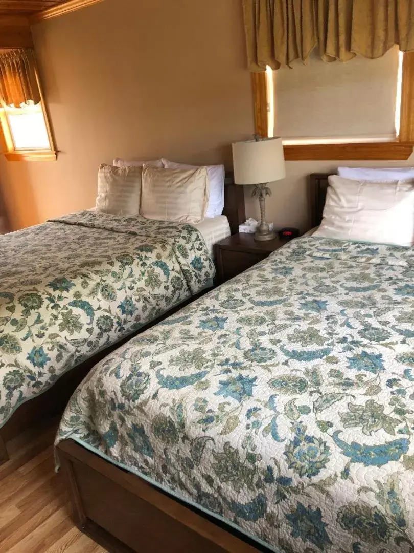 Bed in Colonial Shores Resort