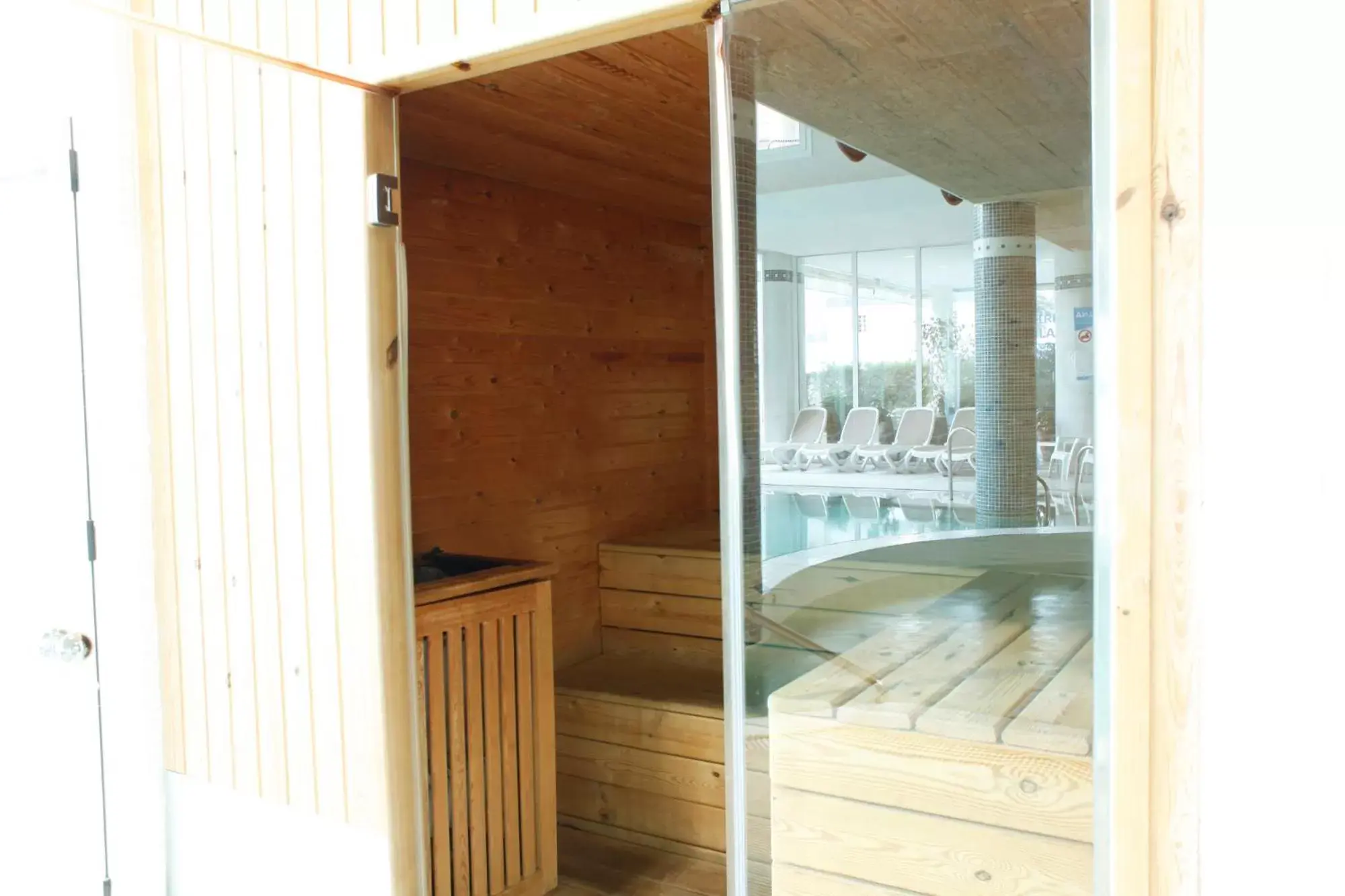 Sauna in HOTEL & APARTAMENTS THALASSA Sport & Spa