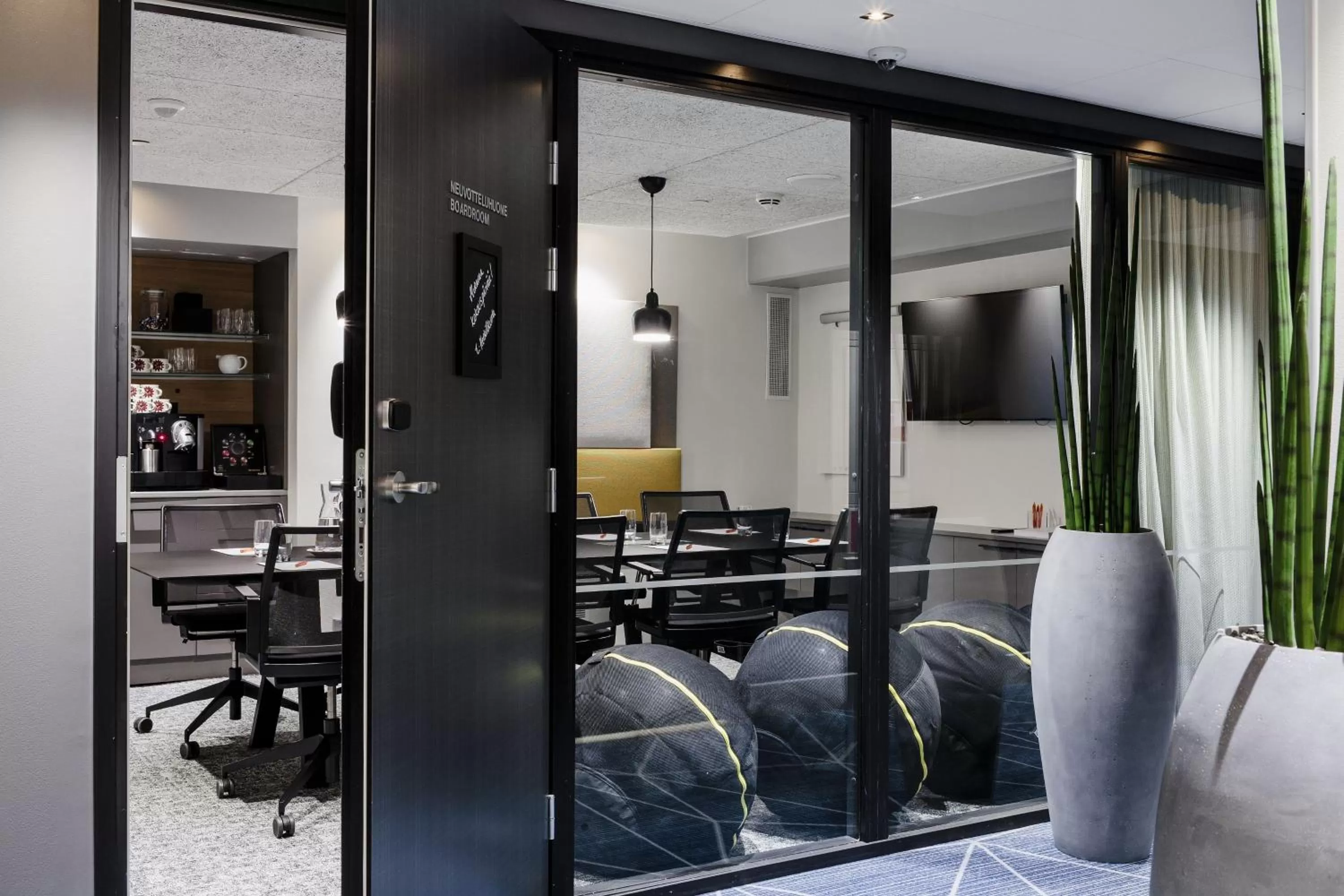 Meeting/conference room in Hotel Indigo Helsinki-Boulevard by IHG